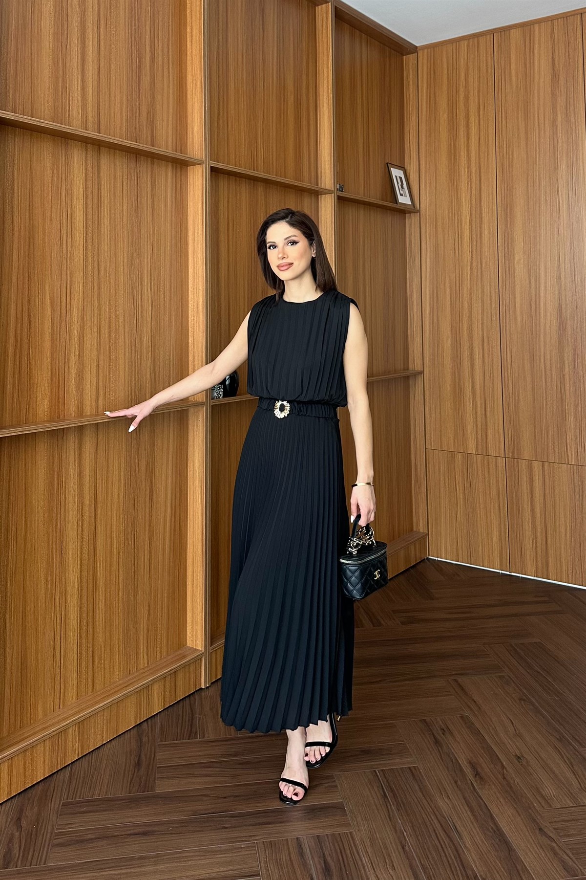 Pilise Detaylı Elbise - SİYAH