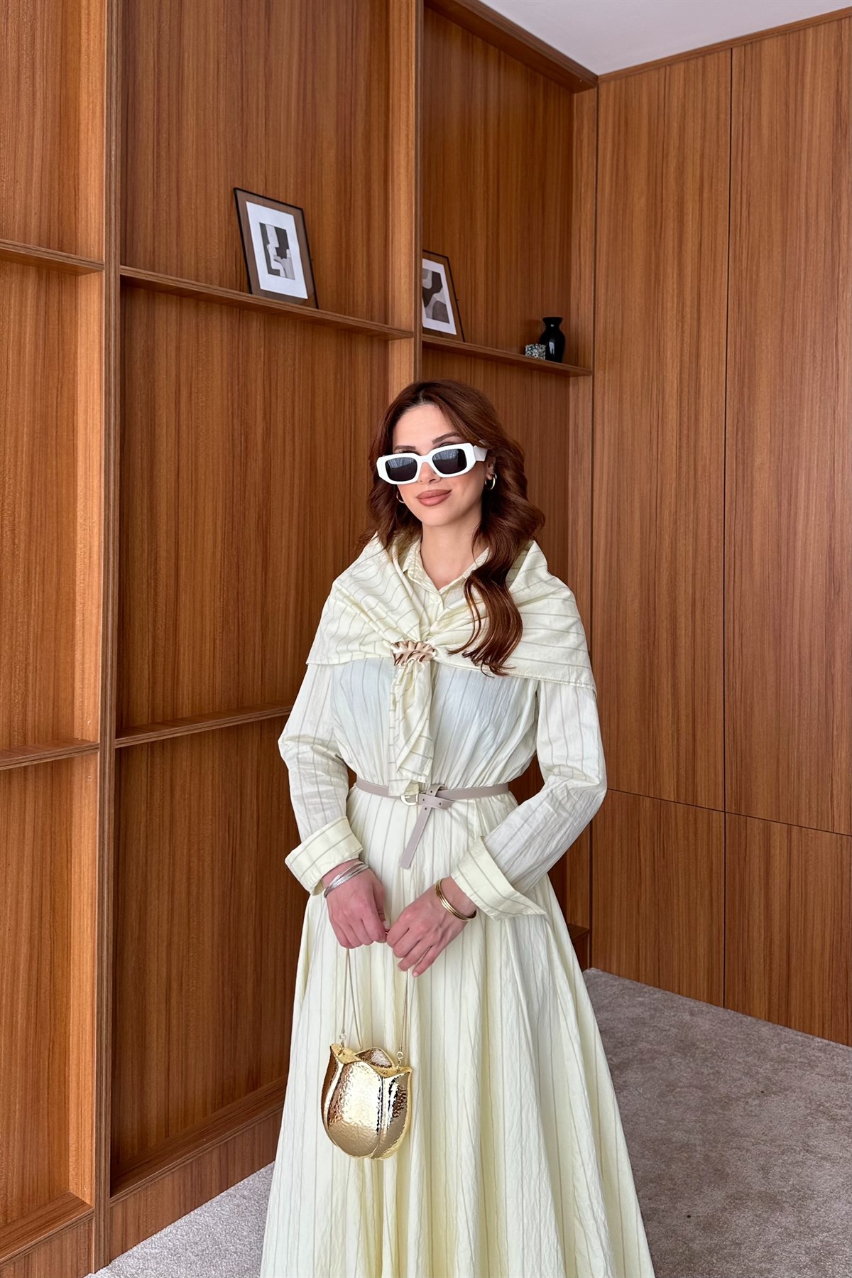 Şal Aksesuarlı Çizgili Gömlek Elbise - SARI