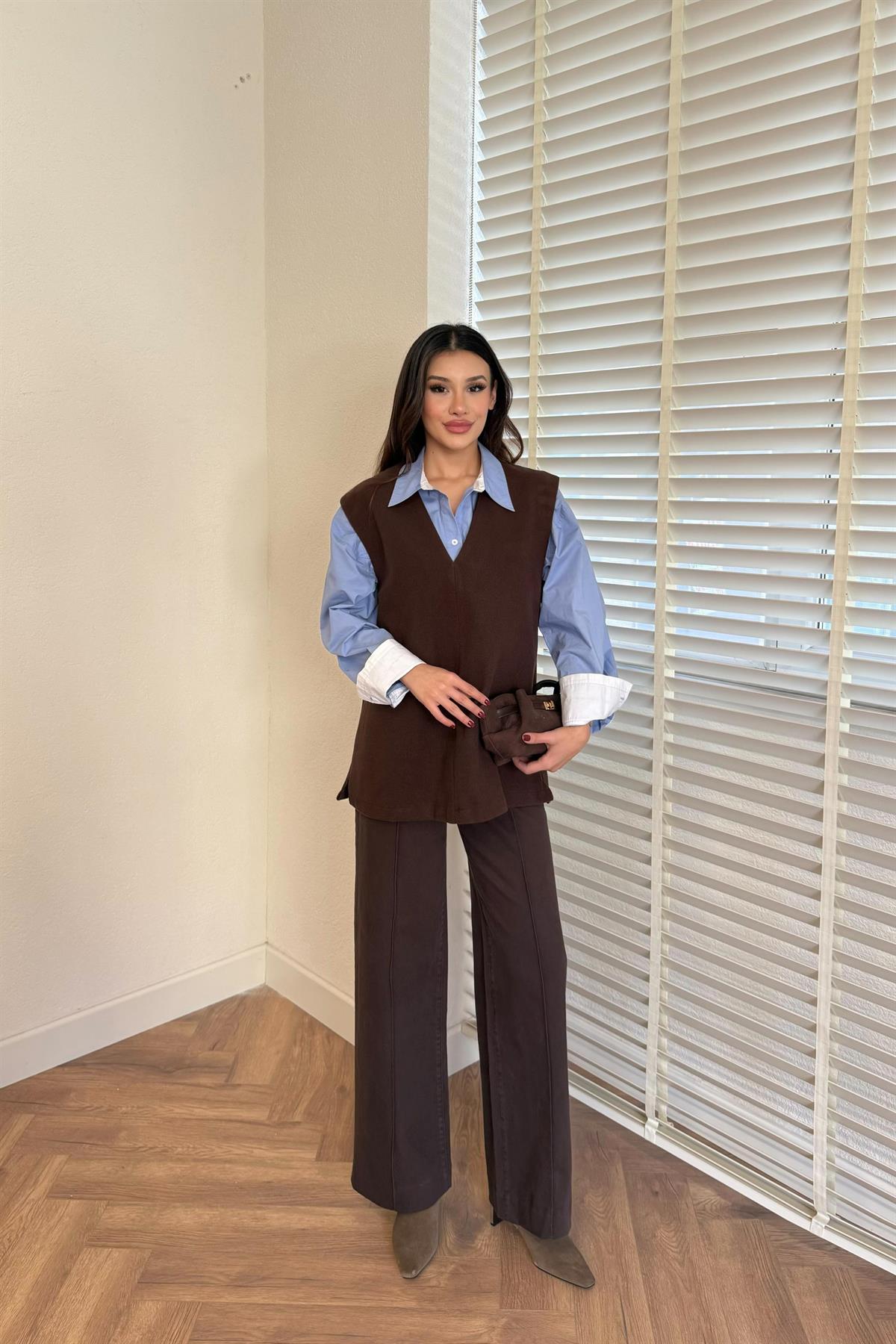 V Yaka Kaşe Süveter - KAHVERENGİ