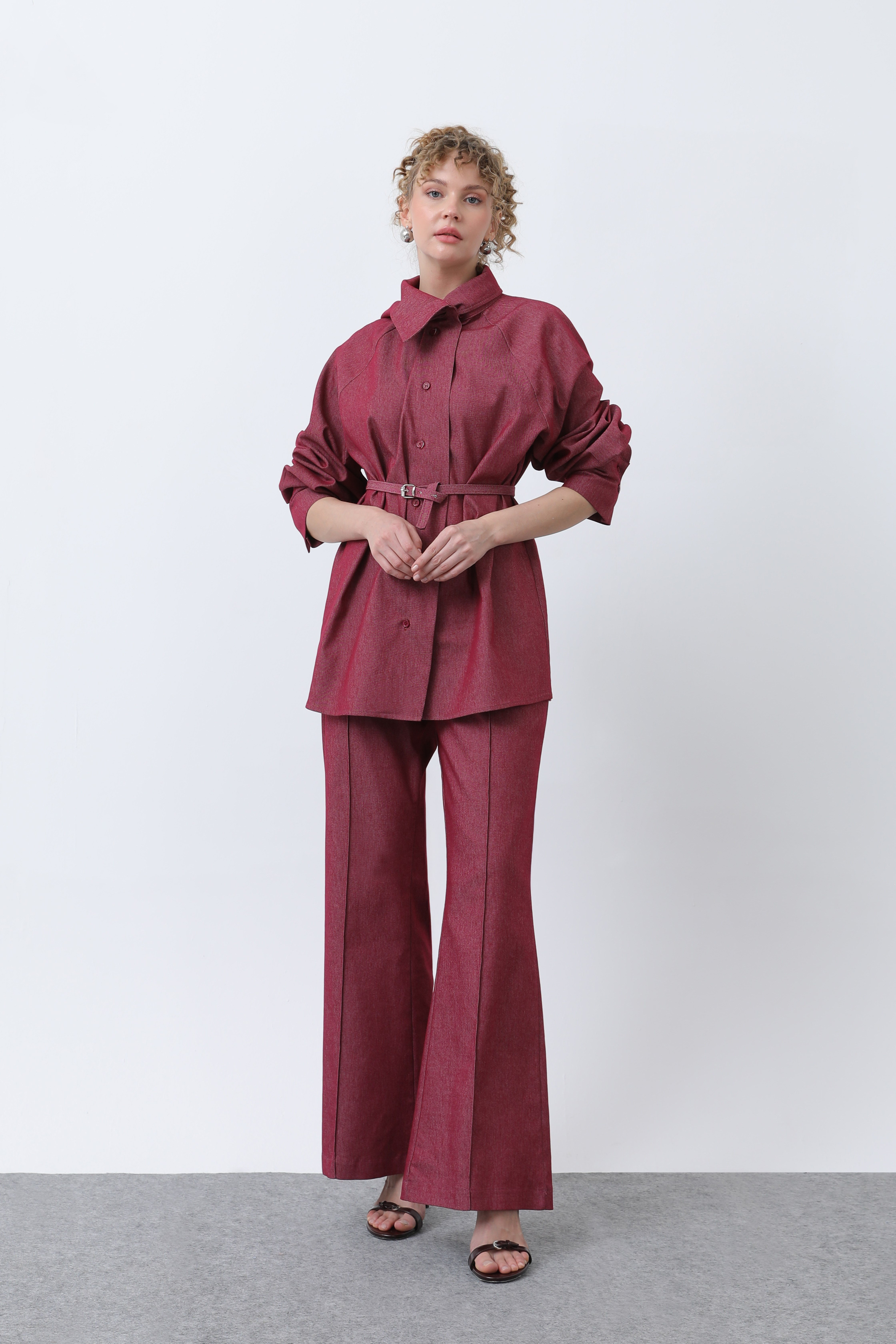 Kadın Kruvaze Yaka Kemer Detaylı Pantolonlu Denim Takım - 20652TKS - BURGUNDY