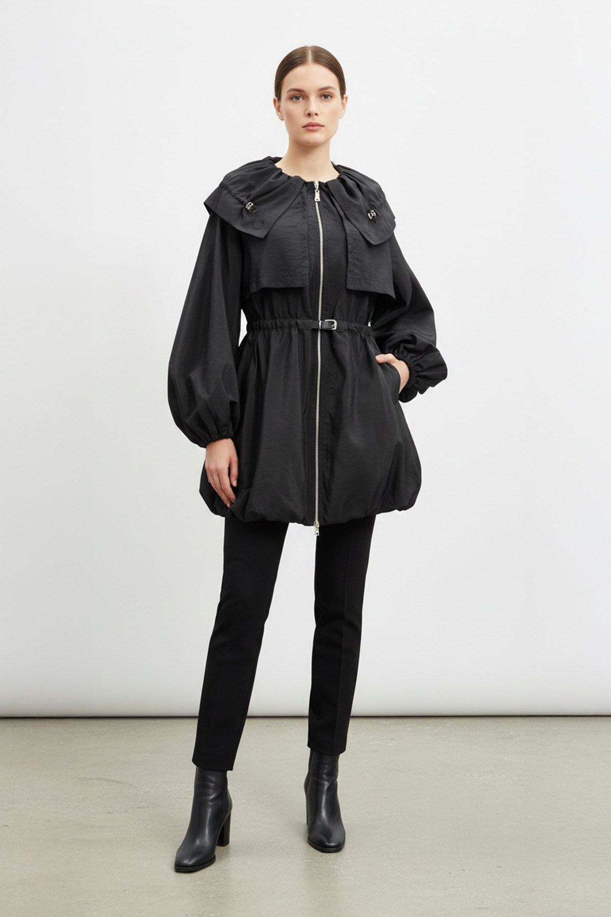 Kadın Balon Kol  Detaylı Kemerli  Kısa Trenchcoat-32450TRC Siyah Trençkot Soul 