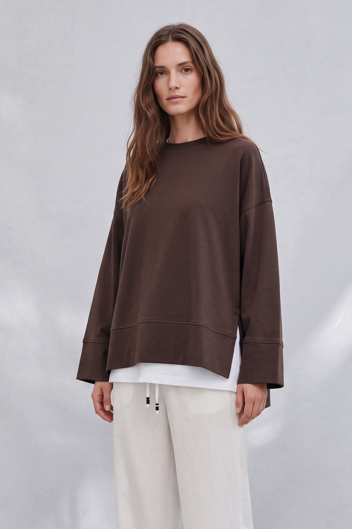 Yırtmaçlı Yuvarlak Yaka Sweatshirt - Kahverengi Bluz Soul 