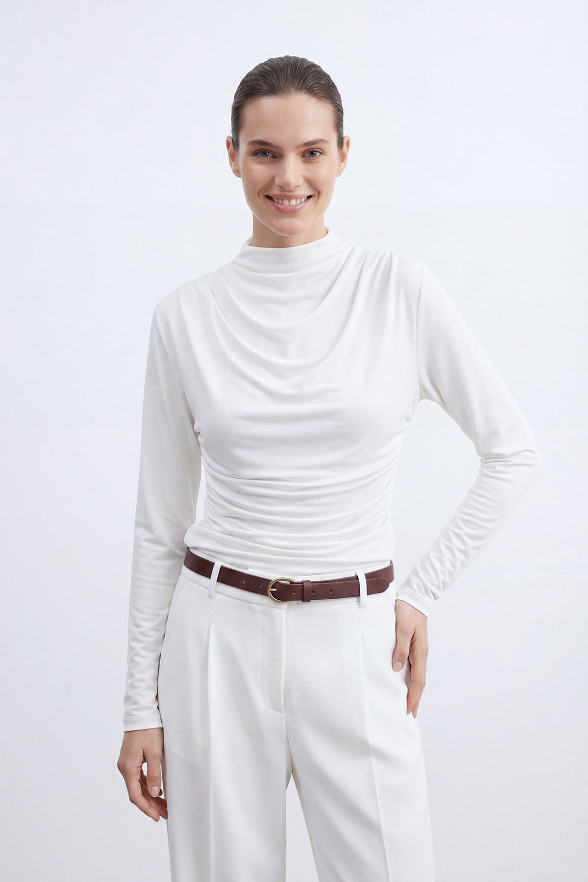 Kadın Modern Kesim Drapeli  Bluz -10785BLZ - ECRU