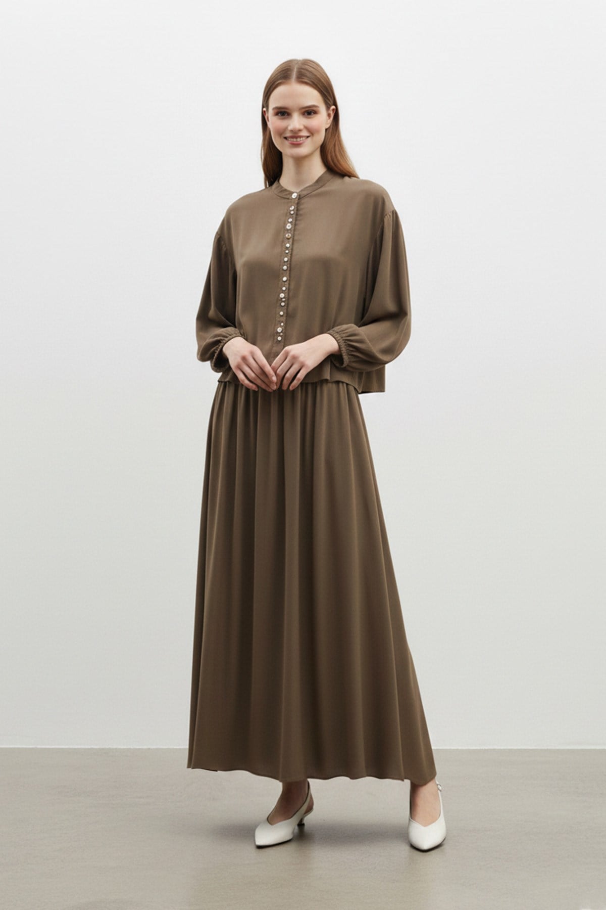 Kadın  Taş Düğme Detaylı Bluz ve Uzun Etek Takım-14434 - BROWN
