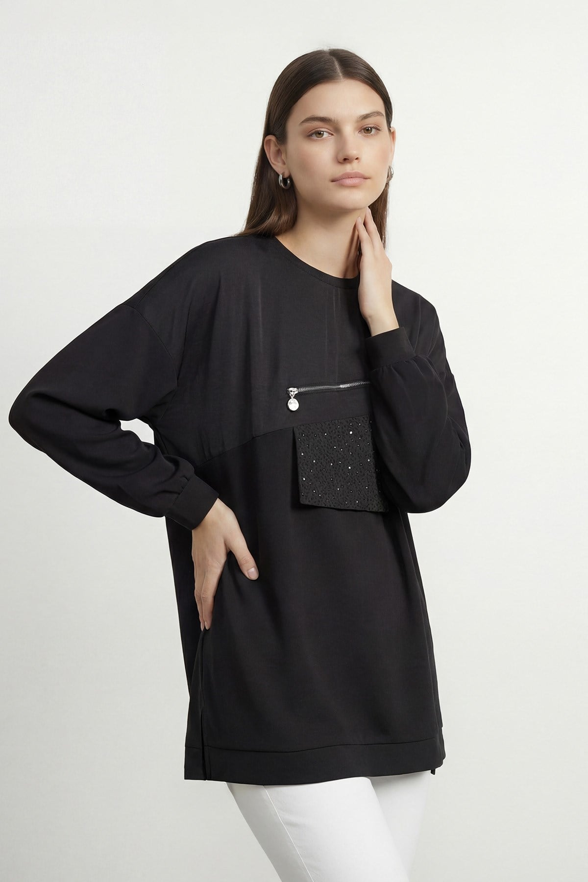 Kadın Bisiklet Yaka Önü Fermuar ve Taş Detaylı Uzun Tunik - 10768TUN - BLACK