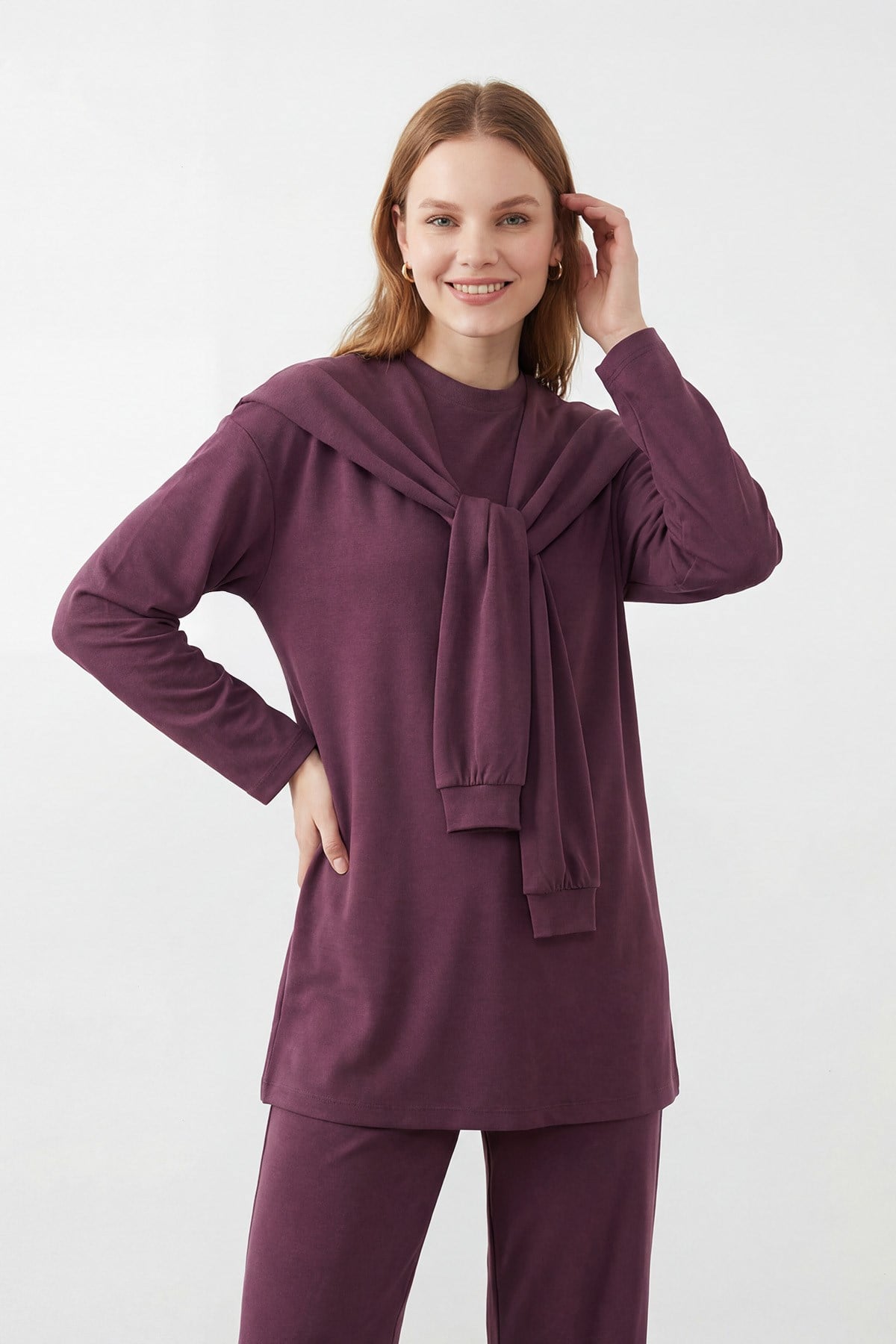 Kadın Bisiklet Yaka Rahat Kesim Pantolonlu Takım - 14460TKS - BURGUNDY