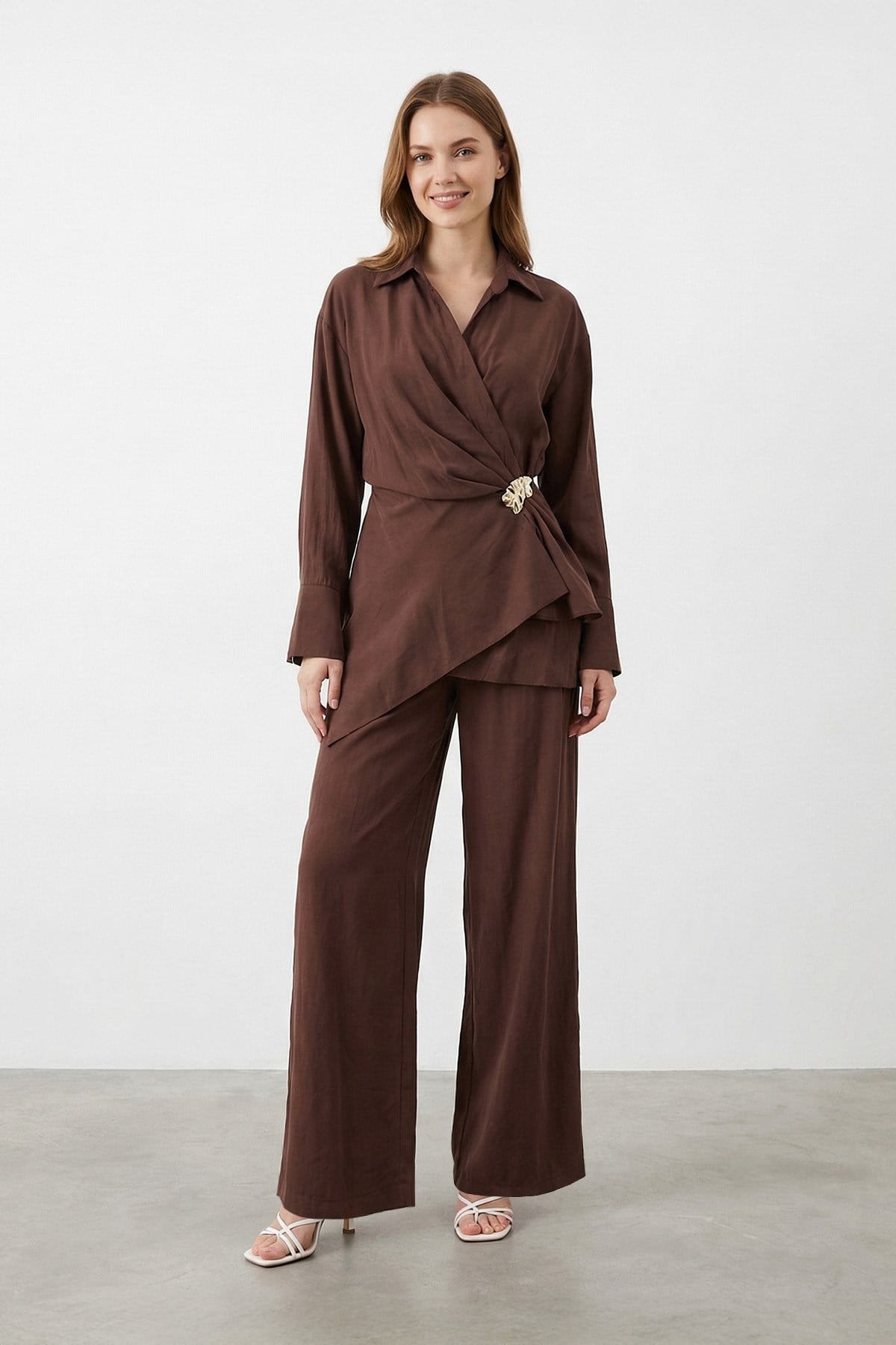 Kadın Kruvaze Bağlama Detaylı Gömlek Yaka Pantolon Takım – 20748TKS - BROWN
