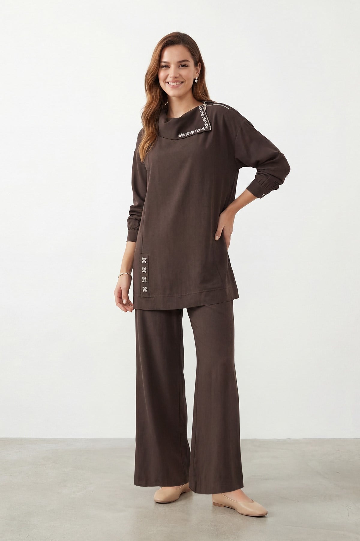 Kadın Degaje Yaka Taş Detaylı Tunik Pantolon Takım - 14448TKS - BROWN