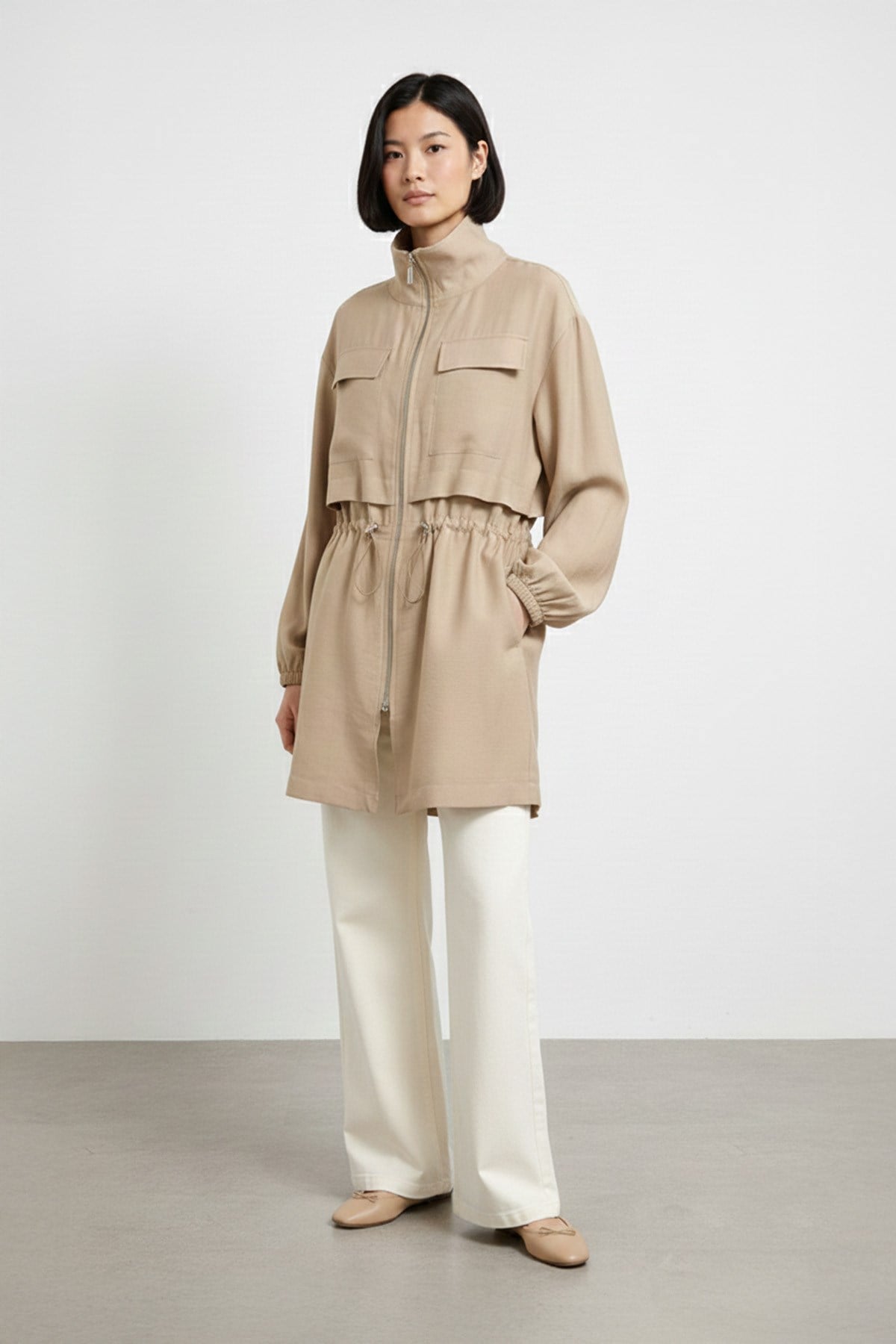 Fermuarlı Dik Yaka Beli Büzgülü Kadın Ceket-15260 - BEIGE