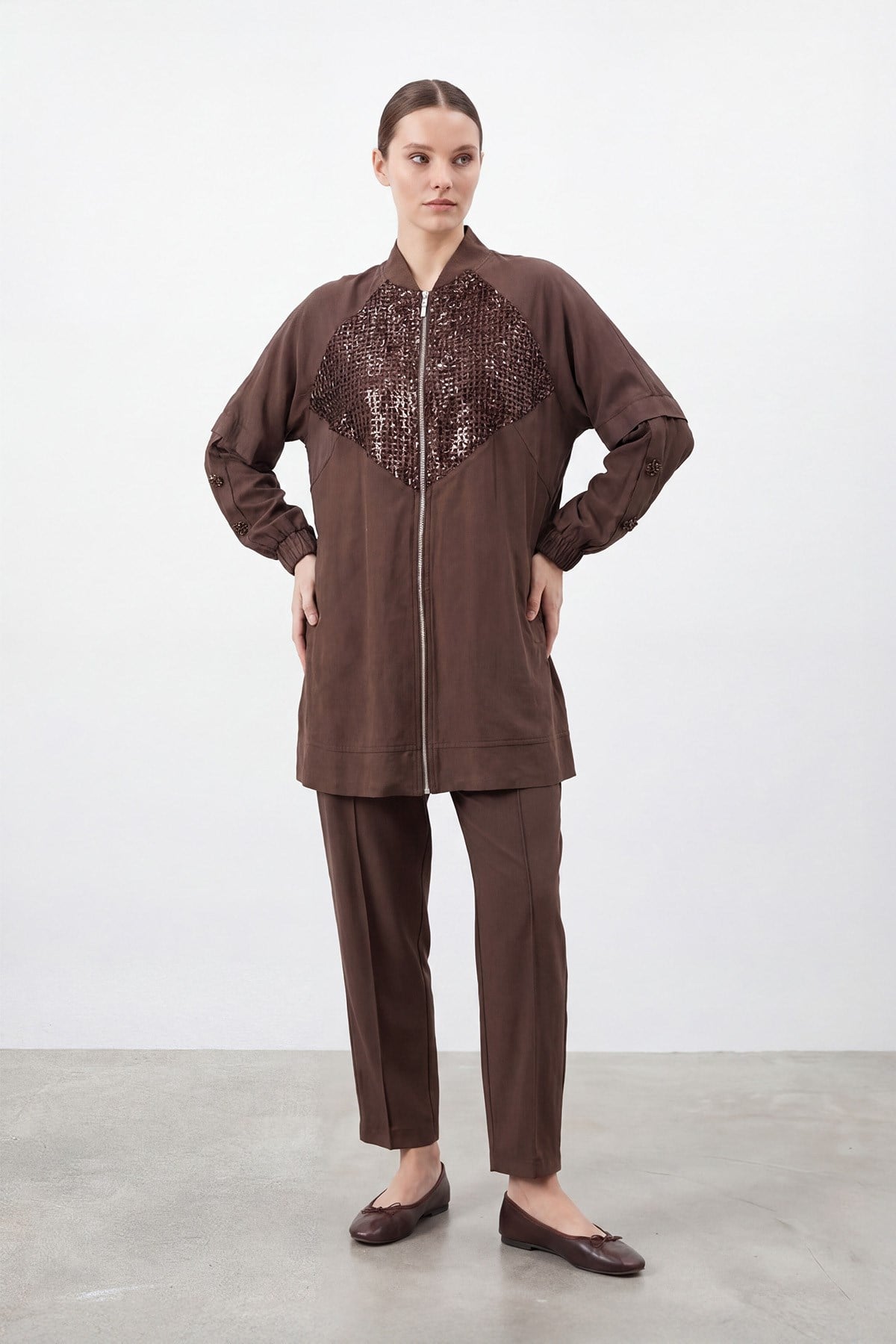 Kadın Pul Payet Detaylı Fermuarlı Tunik Pantolon Takım – 26S-14462TKS - BROWN