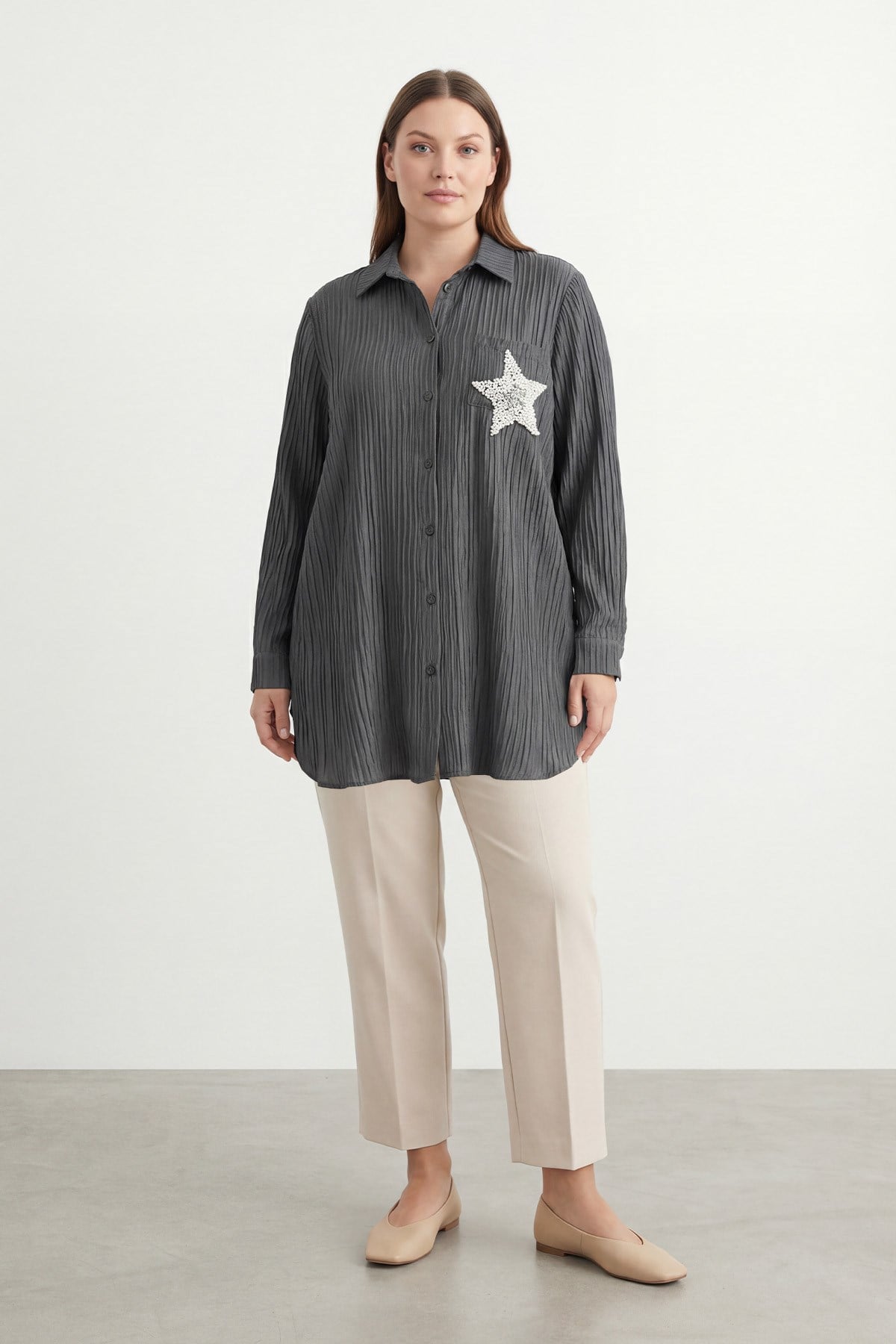 Kadın Büyük Beden Broş Detaylı Gömlek – 19260GML - ANTRACITE