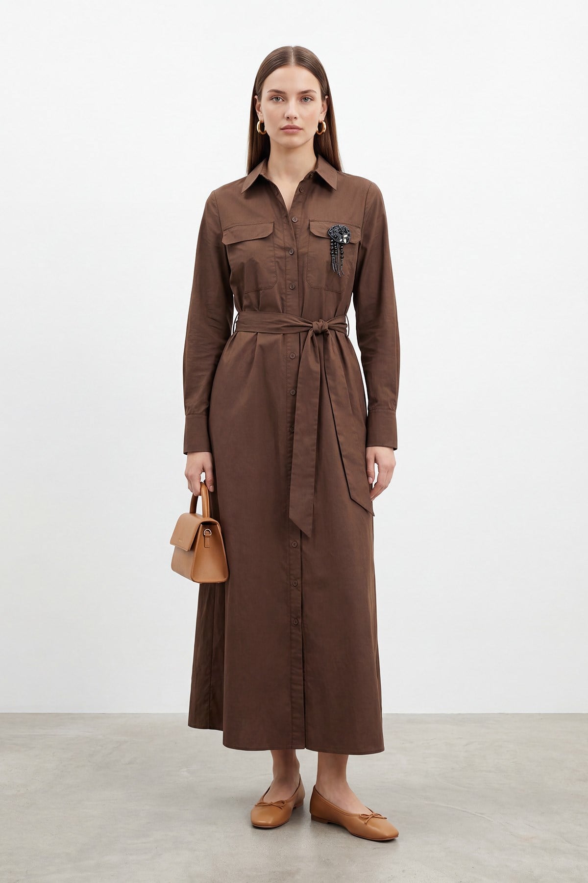 Kadın Broş Detaylı Kuşaklı Uzun Gömlek Elbise – 32472ELB - BROWN