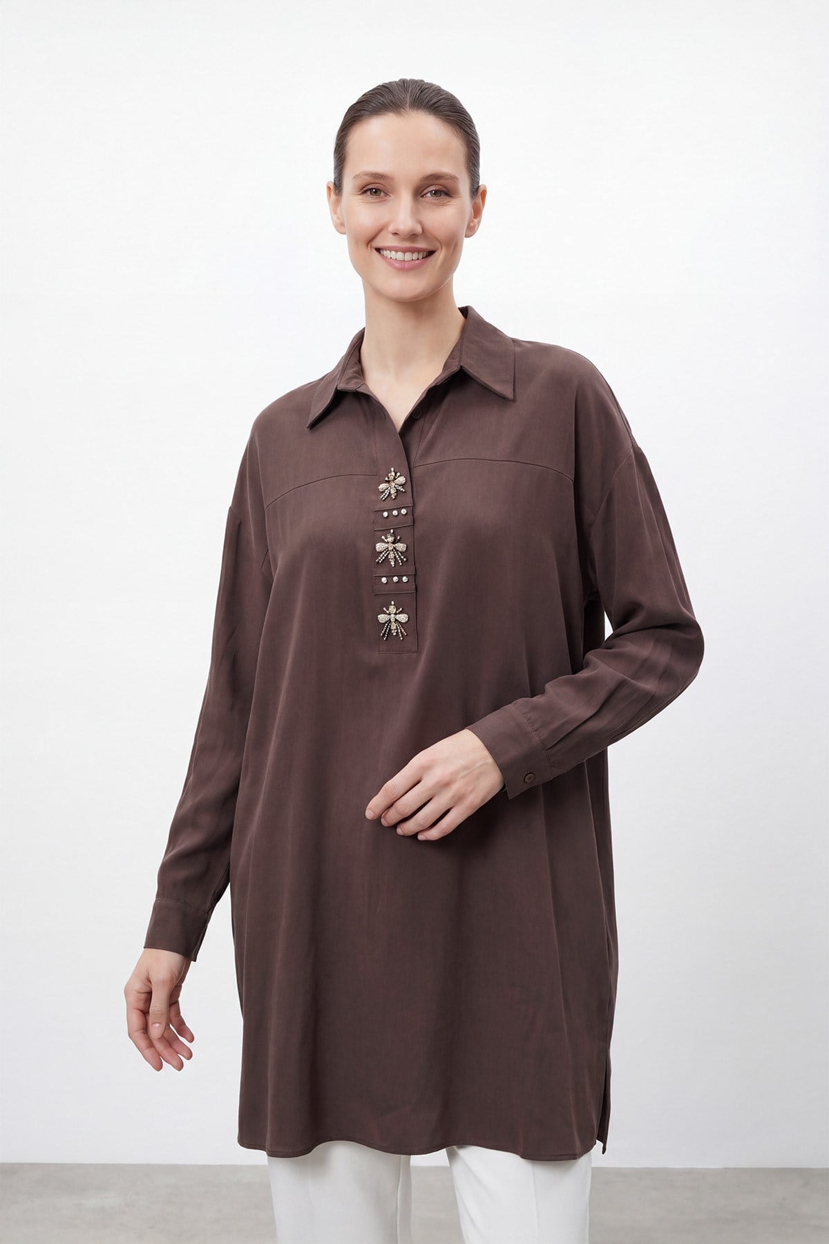 Kadın Taş Aksesuarlı Gömlek Yaka Tunik – 26S-10774TUN - BROWN