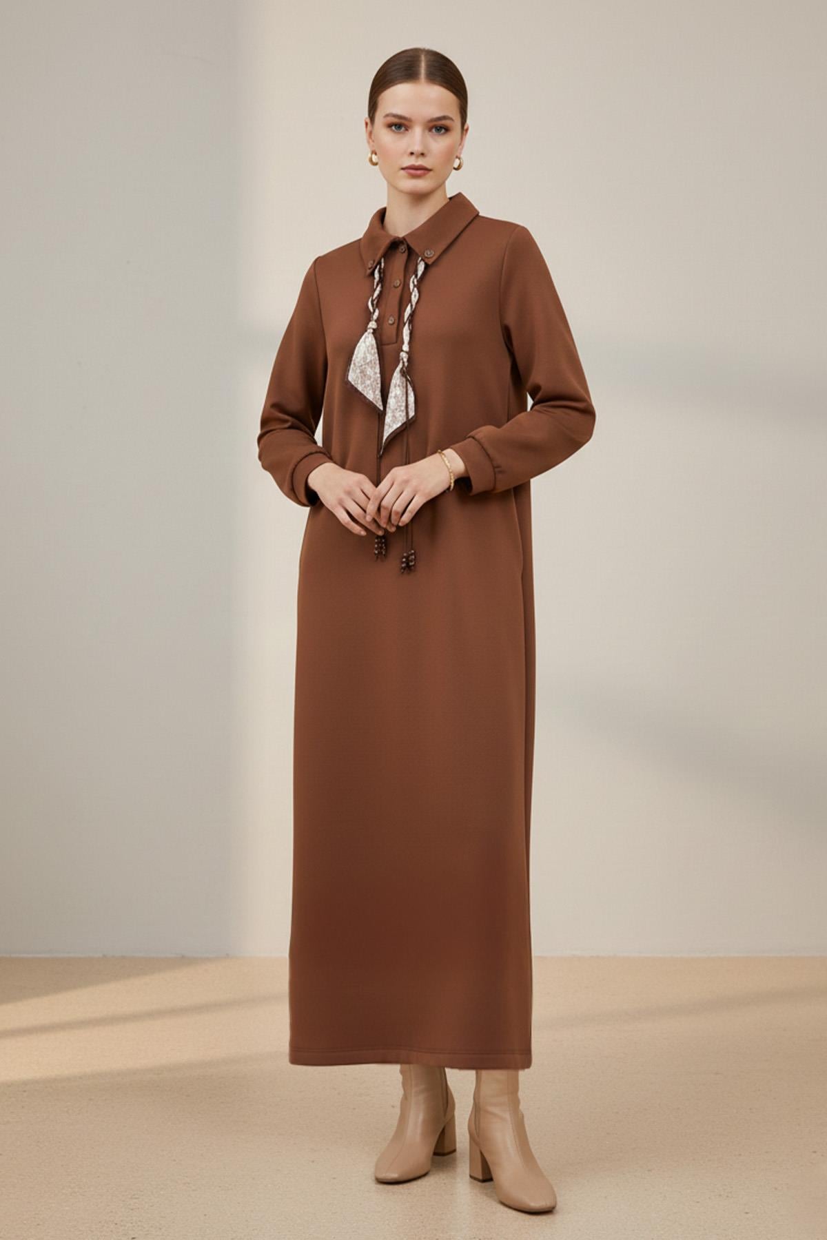 Kadın Fular Detaylı Polo Yaka Rahat Kesim  Elbise – 12669ELB - BROWN