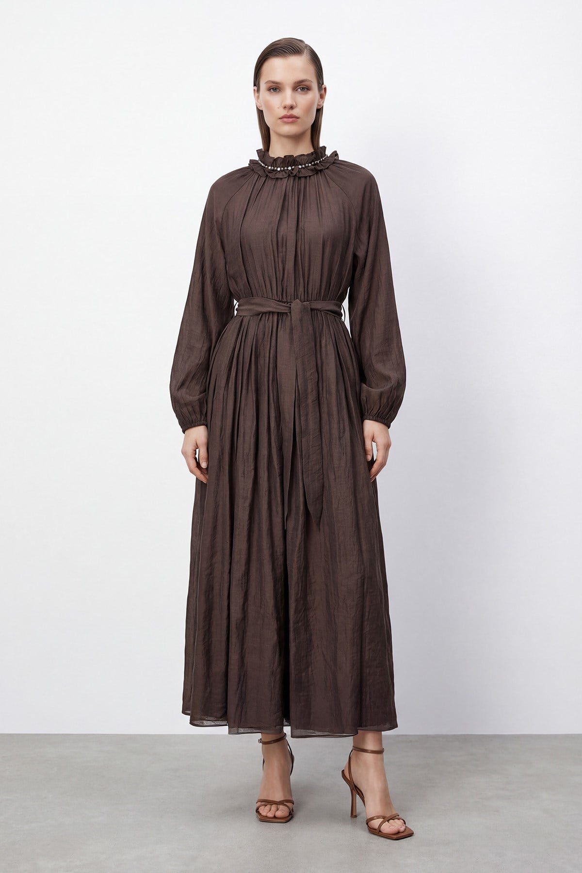 Kadın Fırfır Yaka Bağlama Detaylı Uzun Elbise – 32486ELB - BROWN