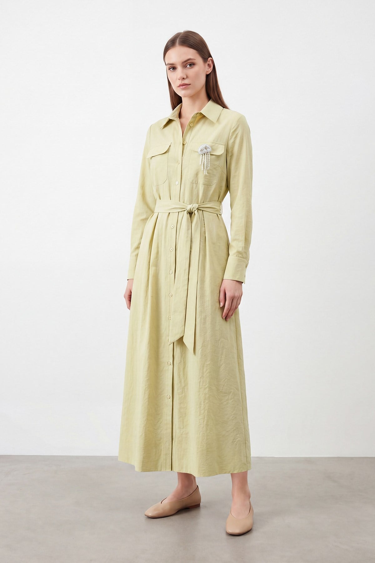 Kadın Broş Detaylı Kuşaklı Uzun Gömlek Elbise – 32472ELB - OLIVE