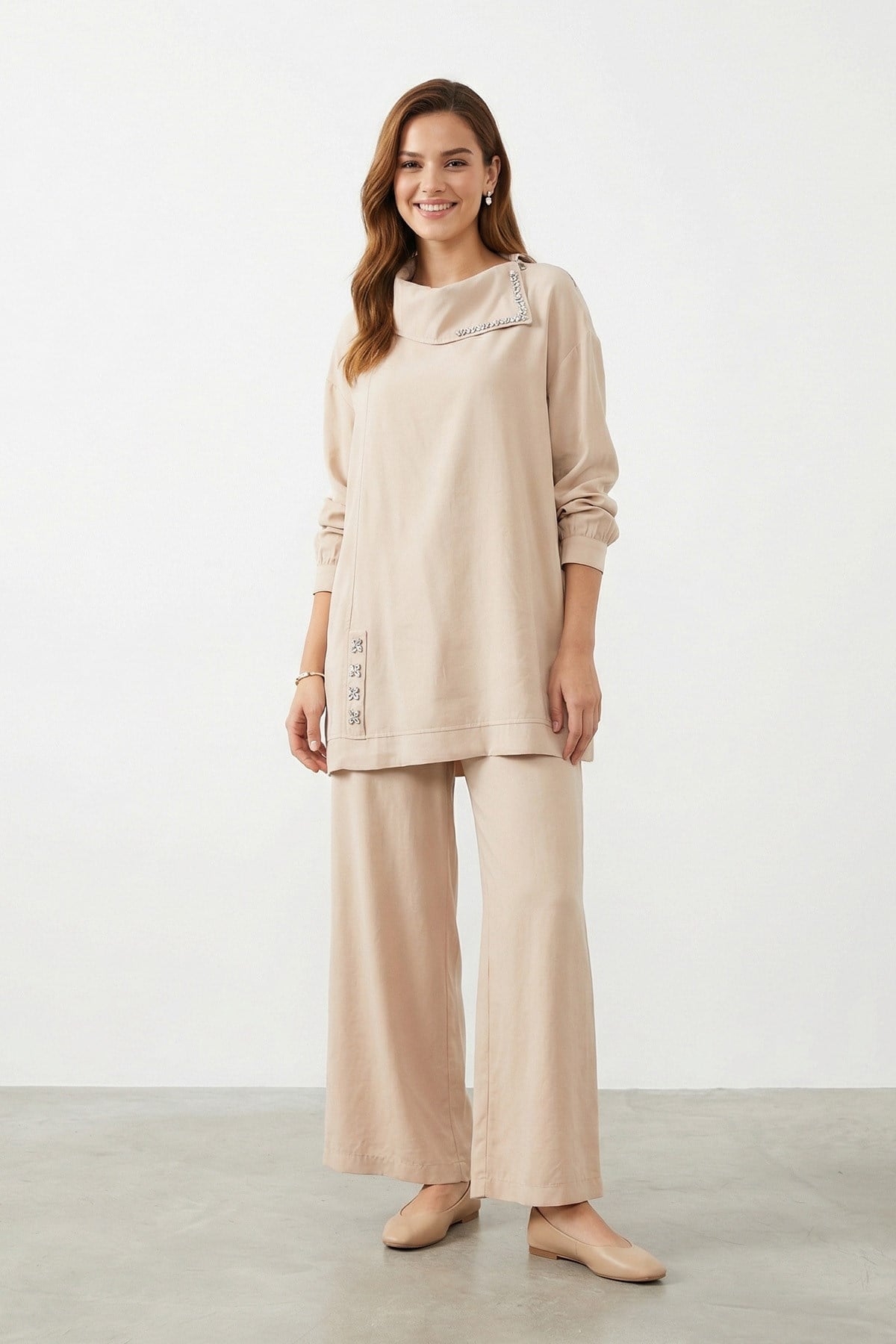 Kadın Degaje Yaka Taş Detaylı Tunik Pantolon Takım - 14448TKS - BEIGE