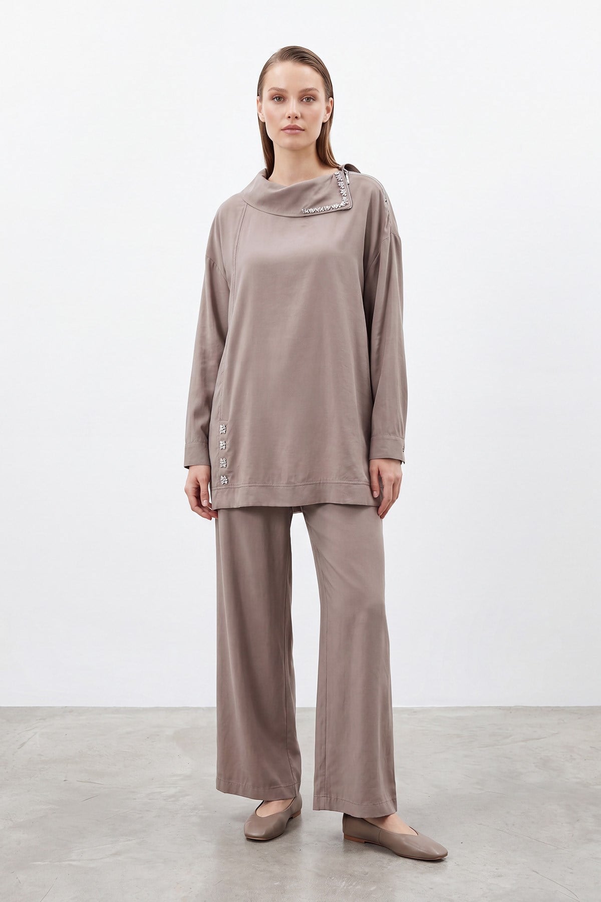 Kadın Degaje Yaka Taş Detaylı Tunik Pantolon Takım - 14448TKS - MINK