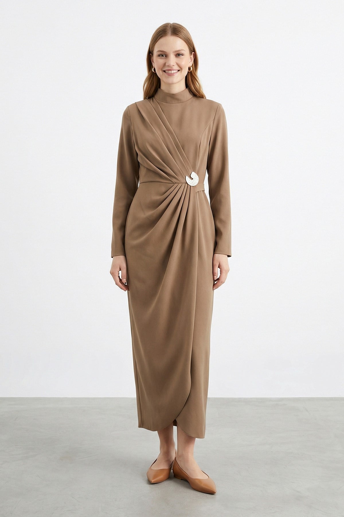 Kadın Kruvaze Görünümlü Toka Detaylı Uzun Elbise -12678ELB - MINK