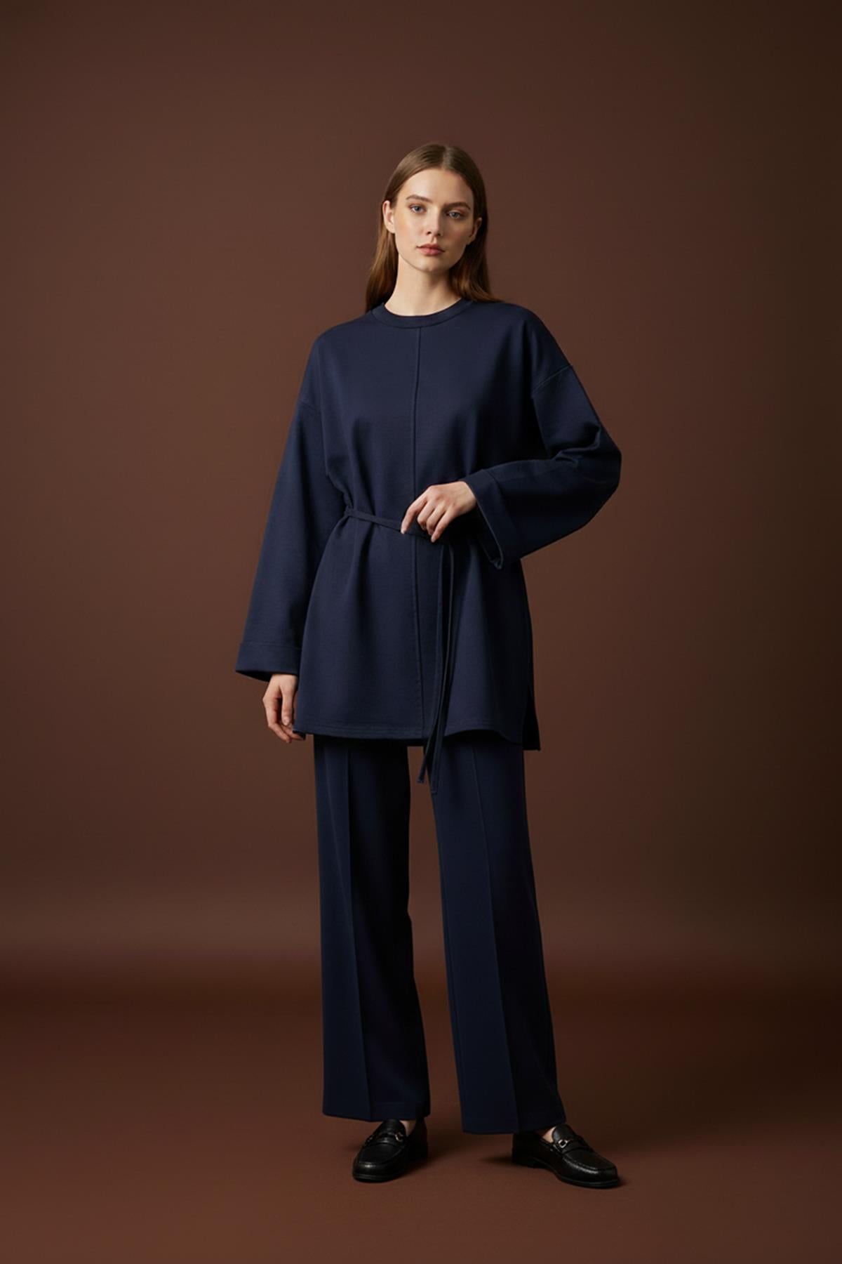 Kadın Düşük Omuz Detaylı Bağlama Aksesuarlı Bluz-20720BLZ - NAVY