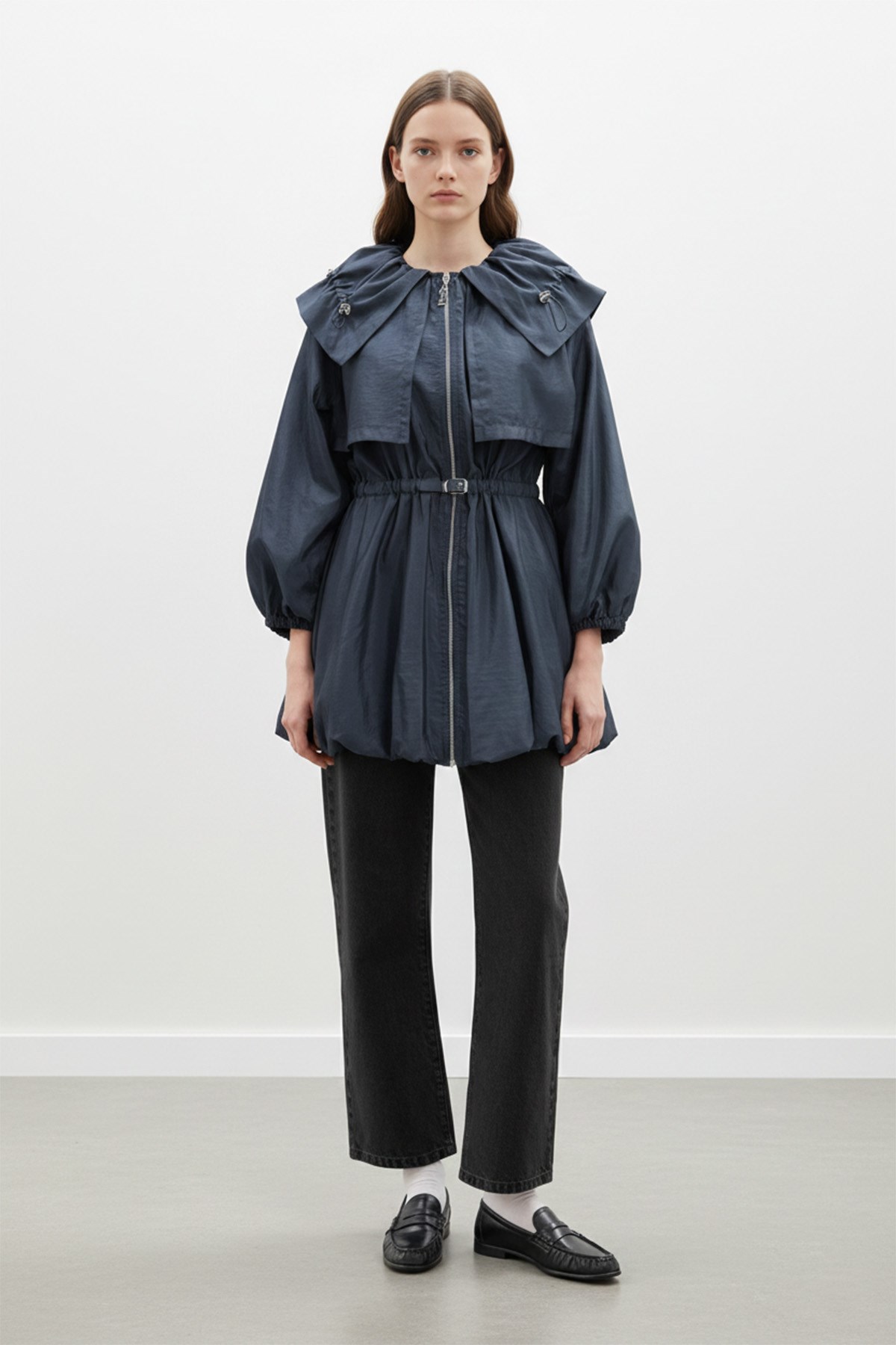Kadın Balon Kol  Detaylı Kemerli  Kısa Trenchcoat-32450TRC Lacivert Trençkot Soul 