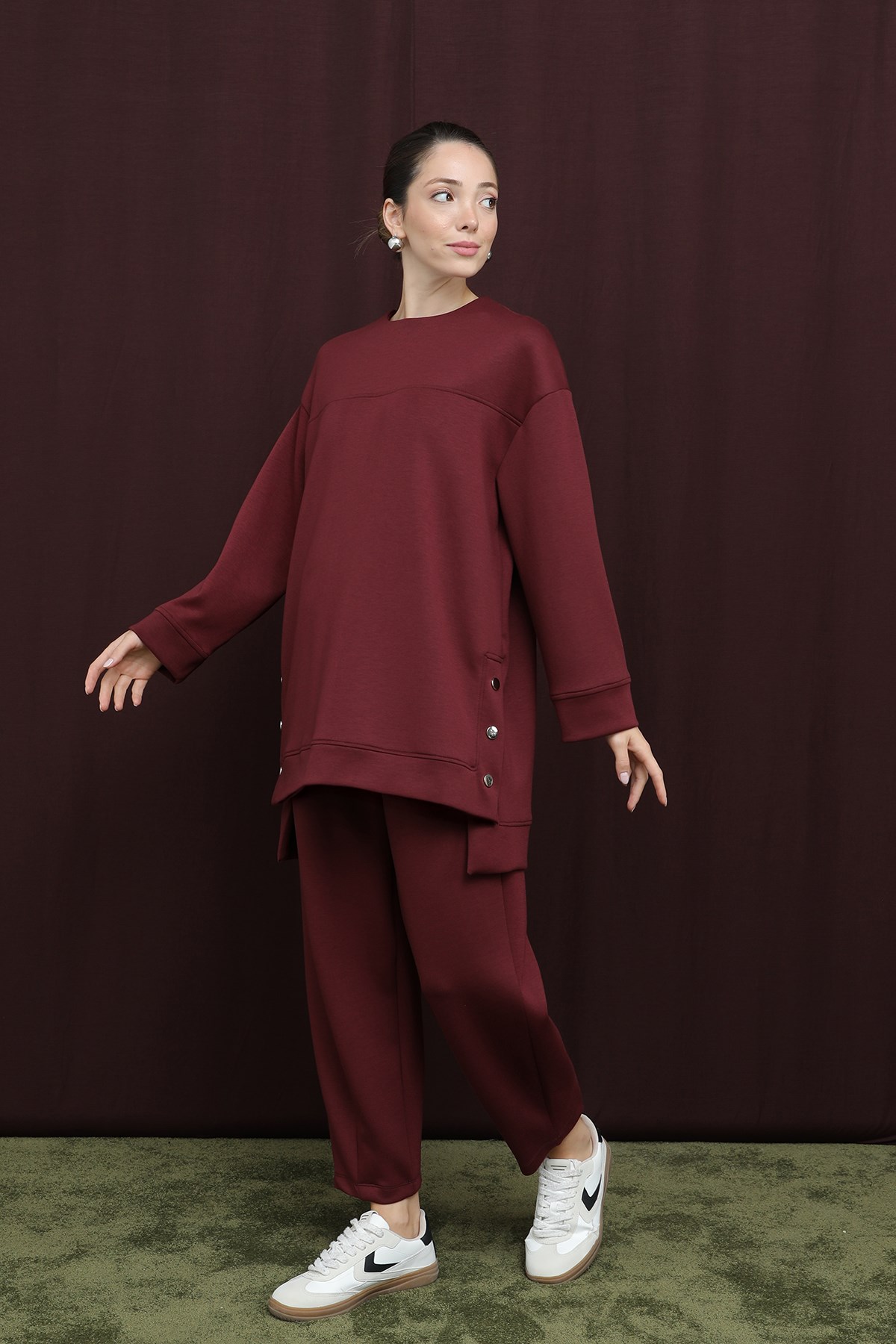 Kadın Yanları Çıtçıt Detaylı Yırtmaçlı Basic Takım - 14384TKS - Bordo Eşofman Takım Puane 