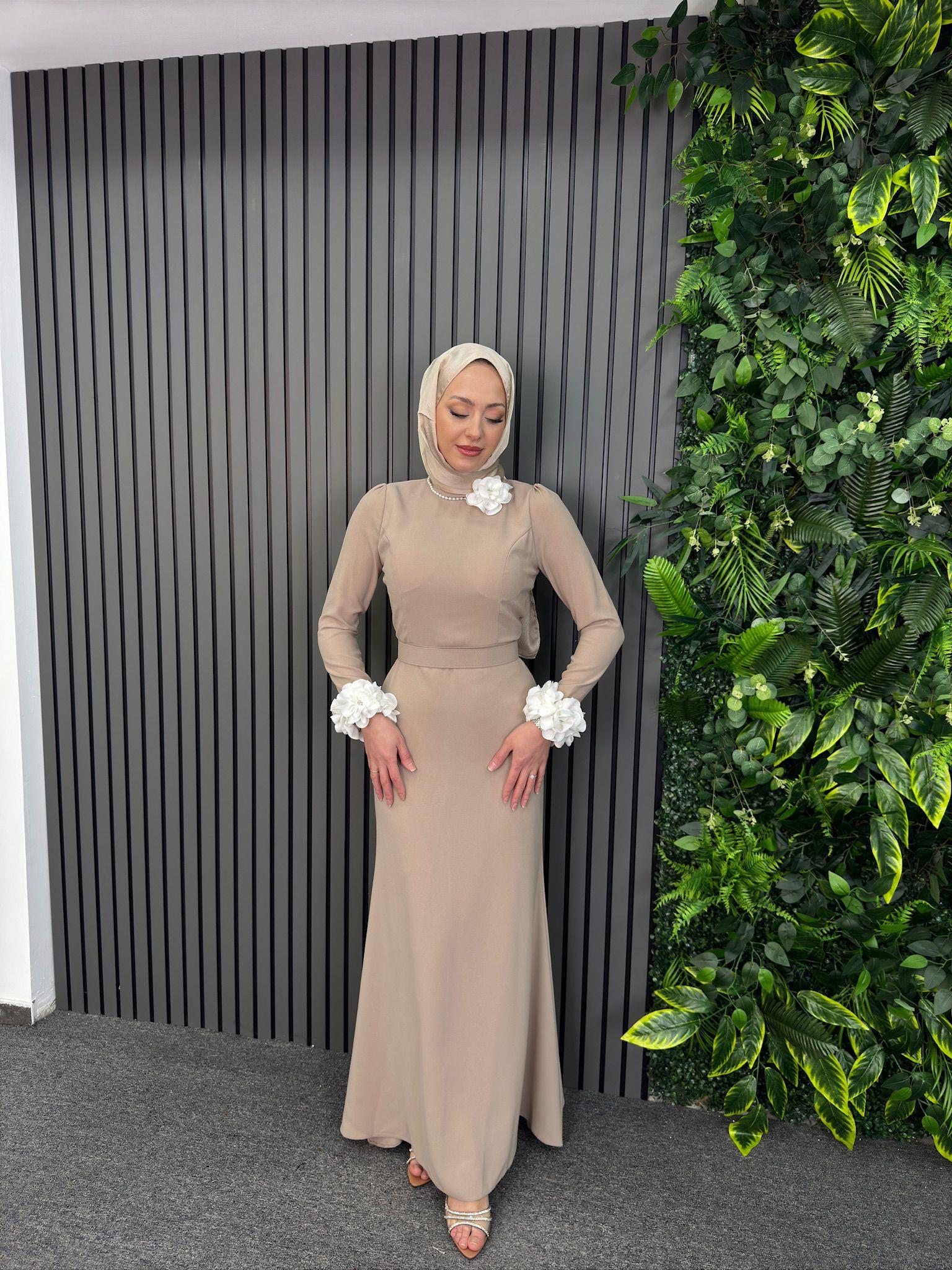 Abiye
Almira Abiye Taş