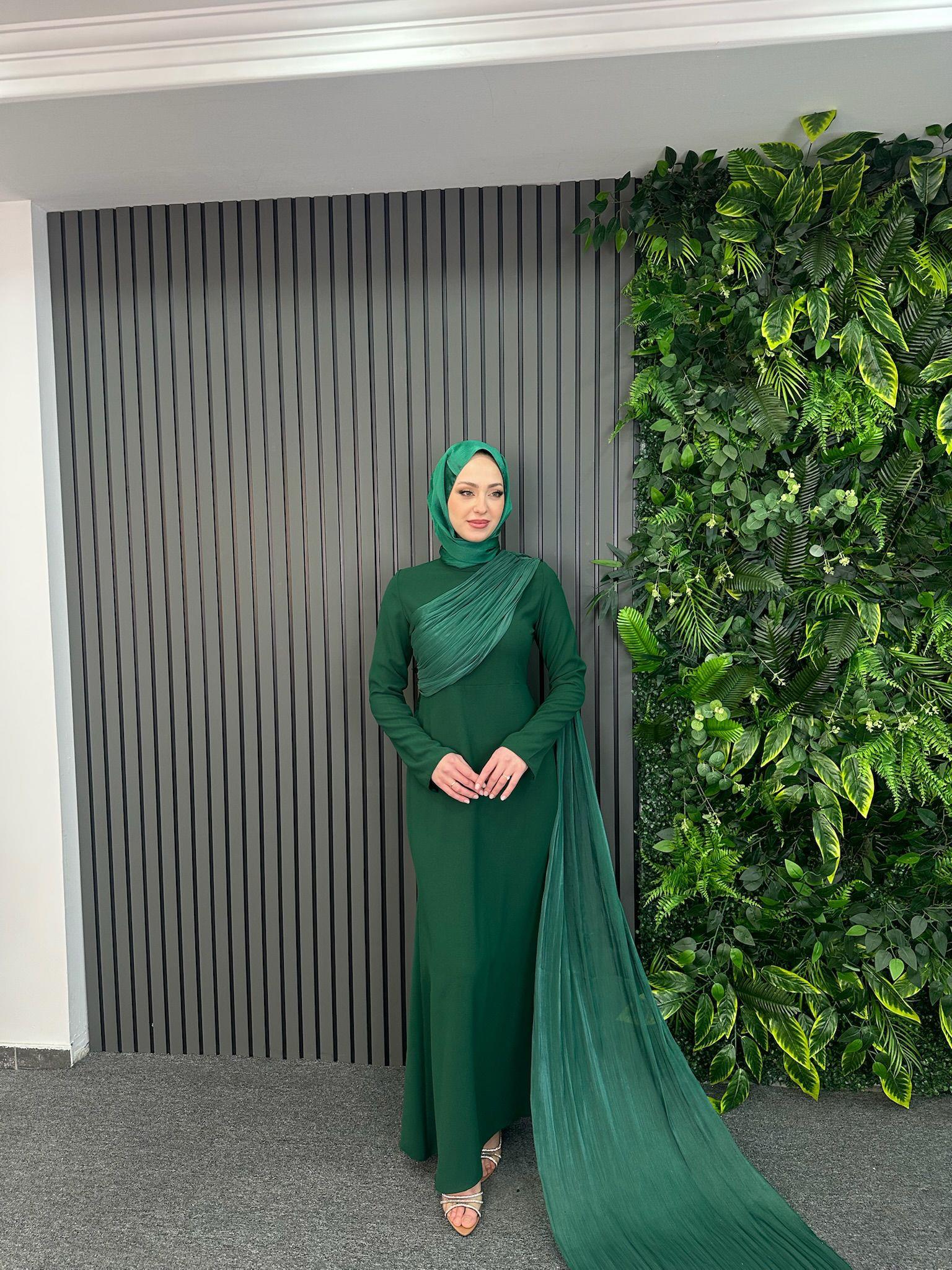 Abiye
Canan Abiye Zümrüt Yeşili