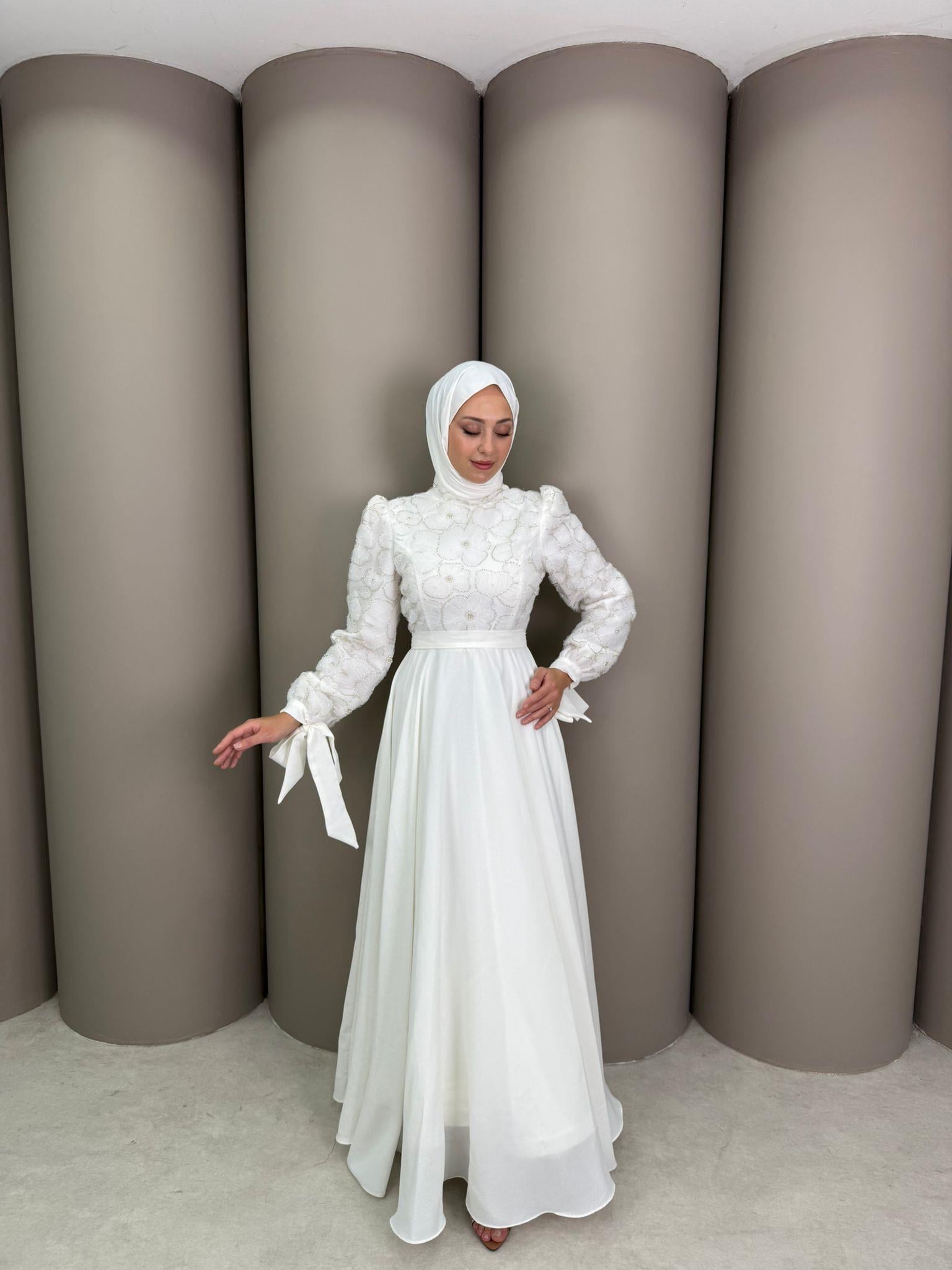 Abiye
Gülru Abiye Beyaz