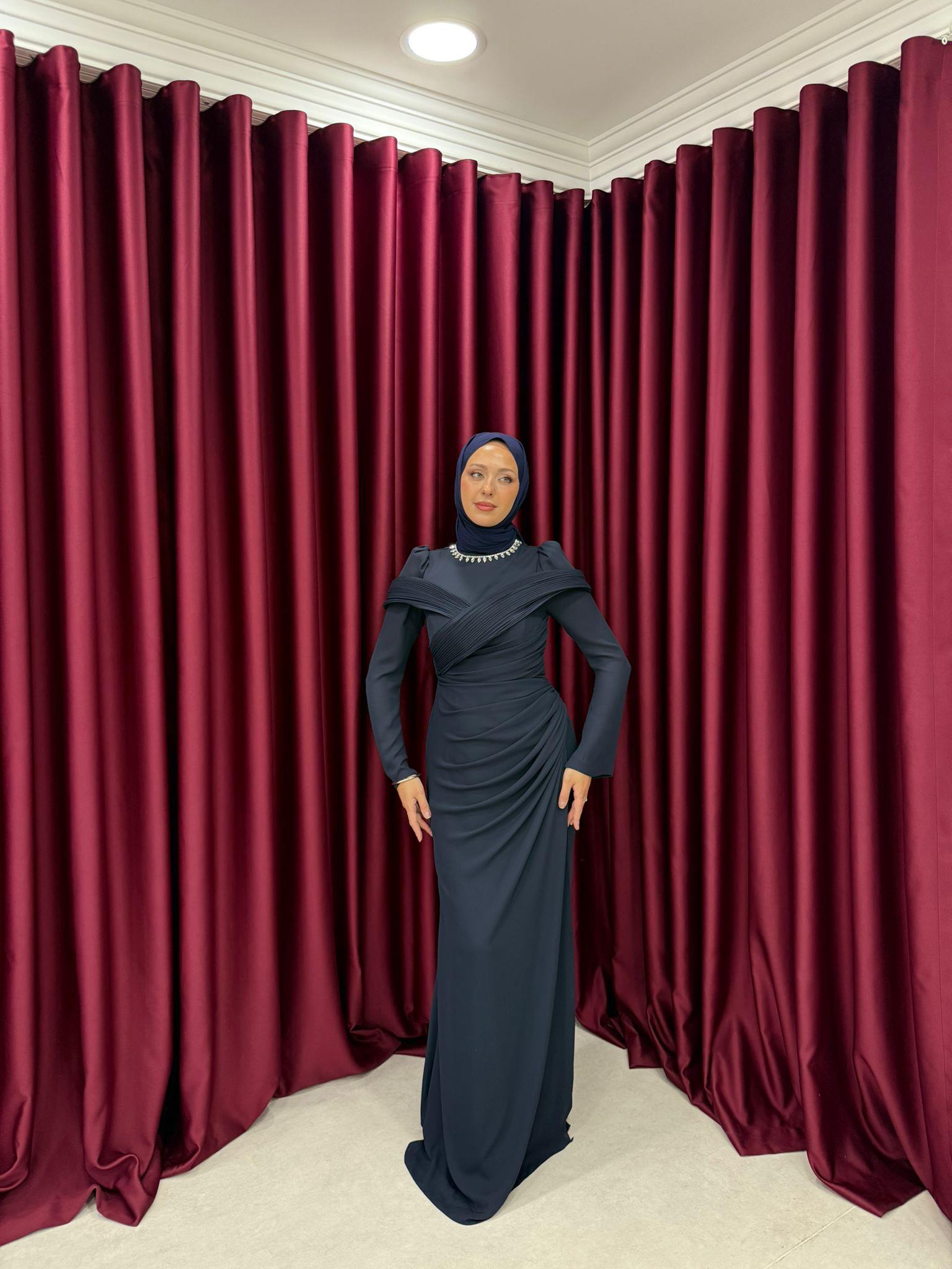 Abiye
Queen Abiye Koyu Lacivert