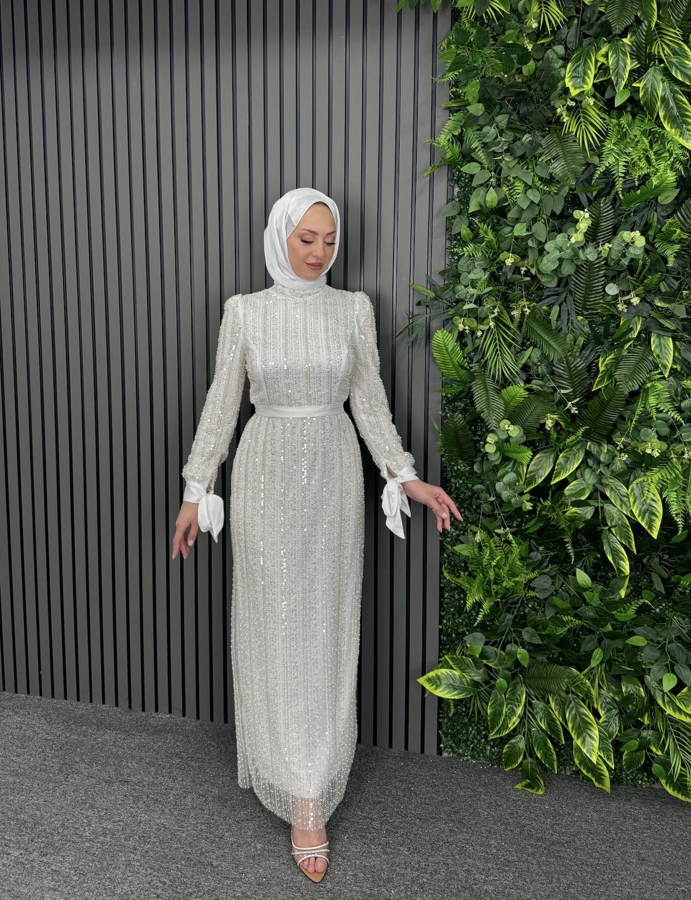 Abiye
Şerit Boncuklu Abiye Beyaz