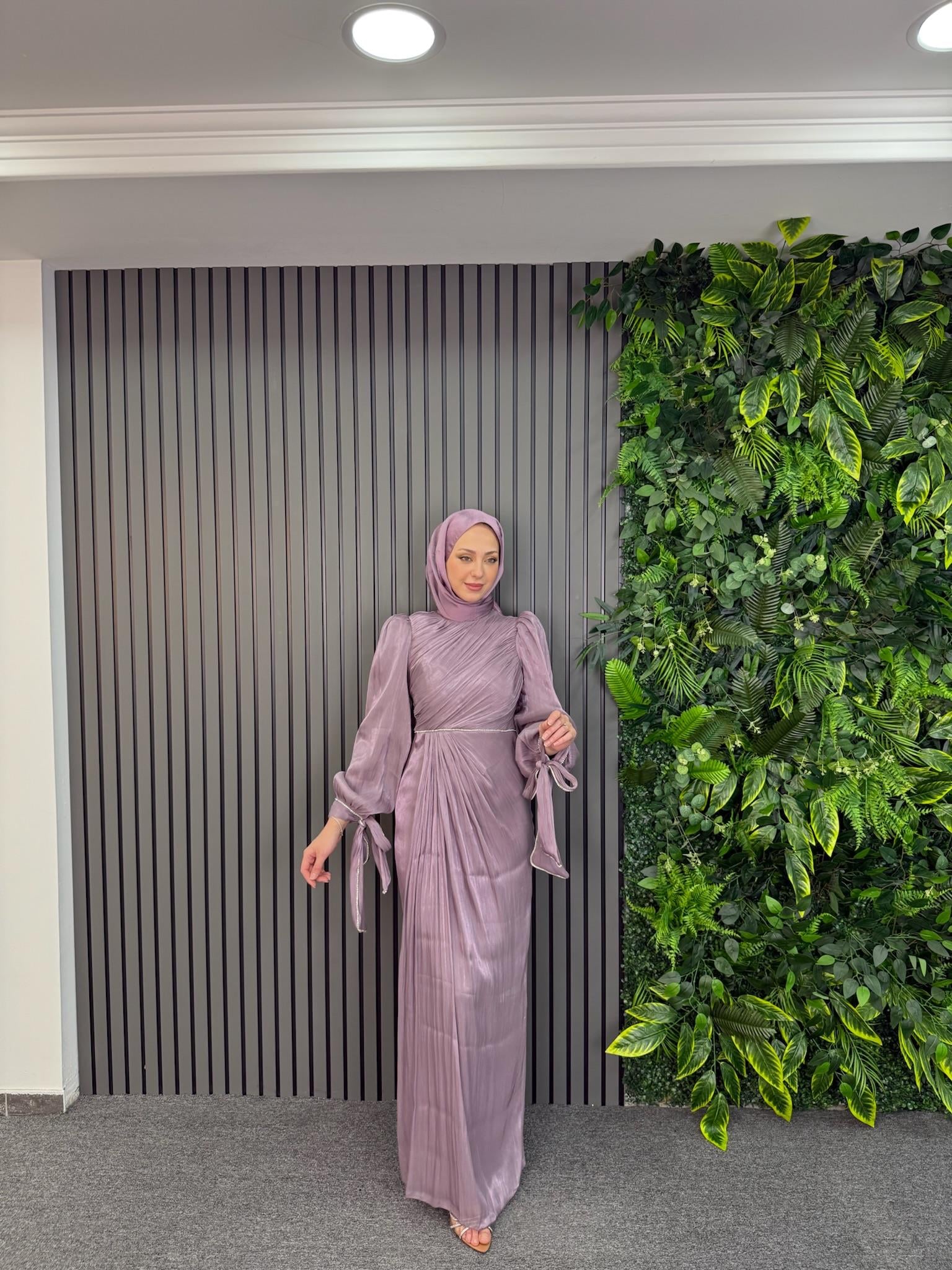 En Yeniler
Lidya Abiye Koyu Lila