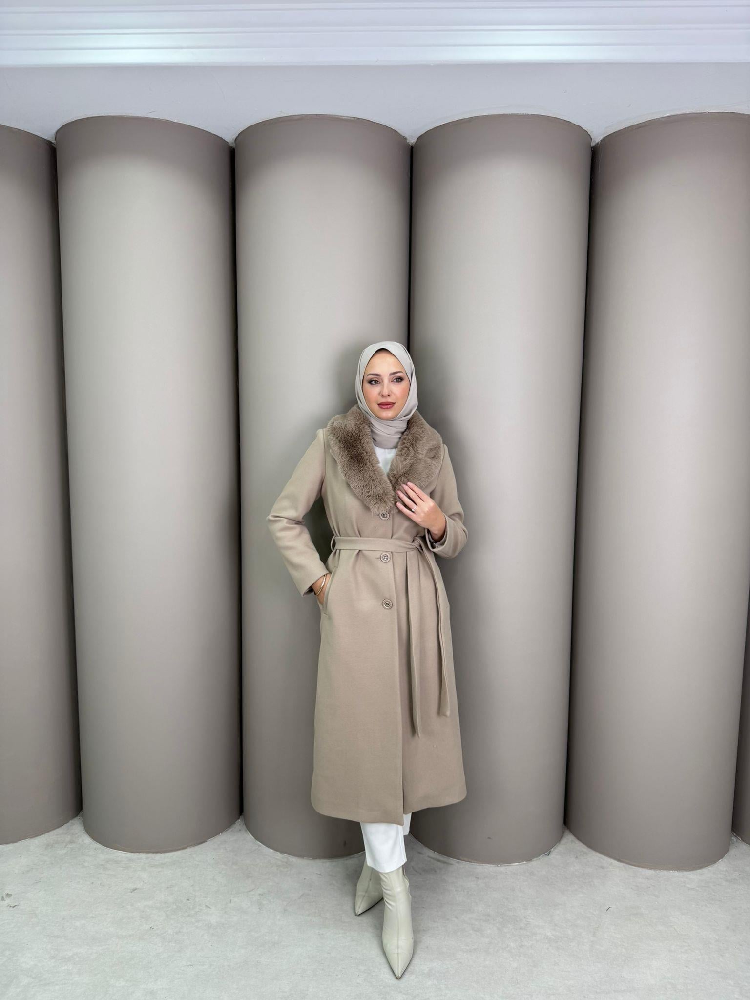 En Yeniler
Yakası Kürklü Kaban Vizon