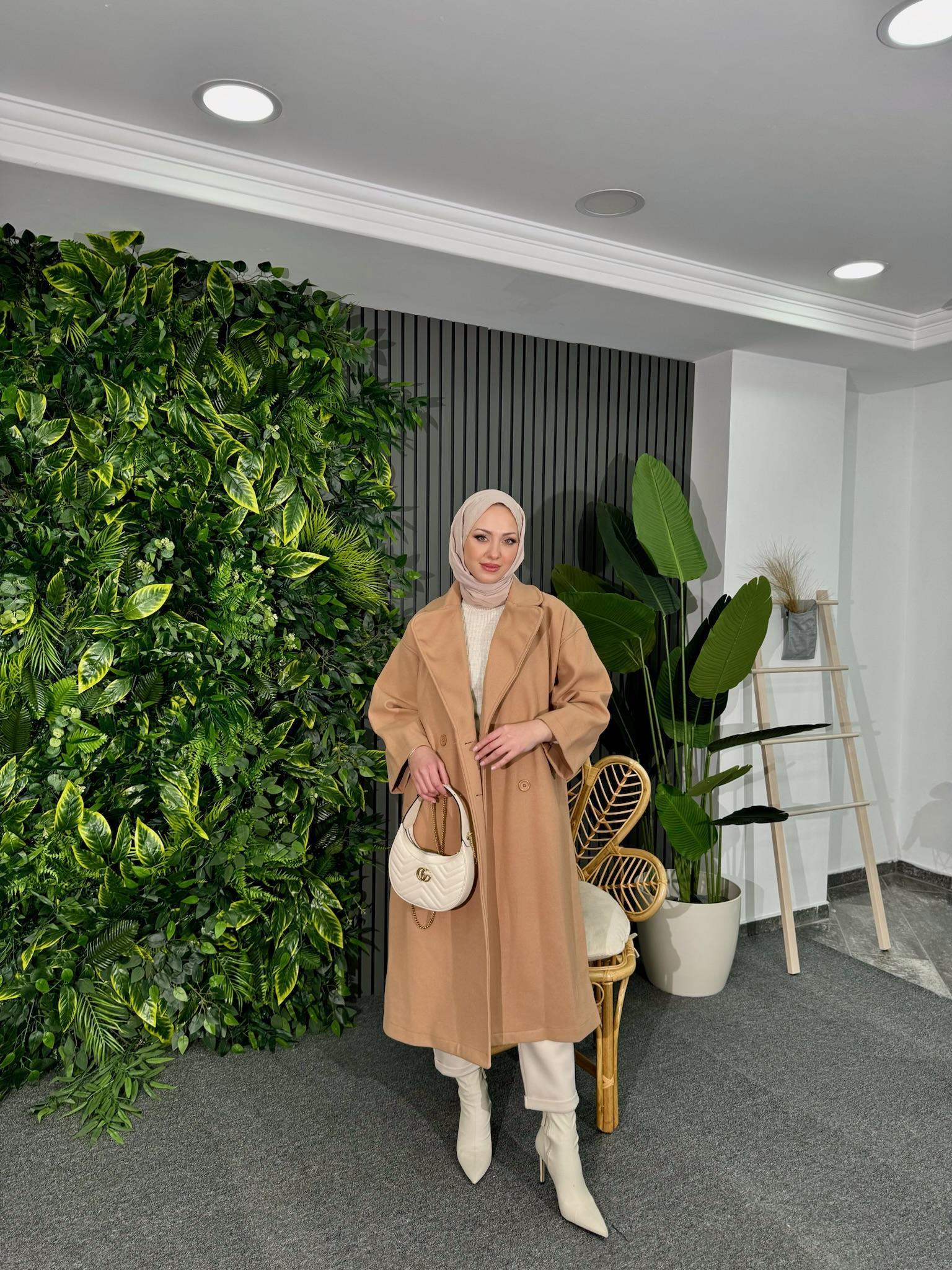 Kaban
Kruvaze Yaka Kaşe Kaban Sütlü Kahve