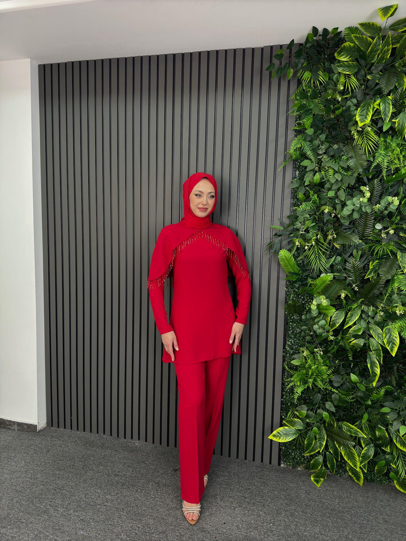 Takım
Pınar Takım Kırmızı