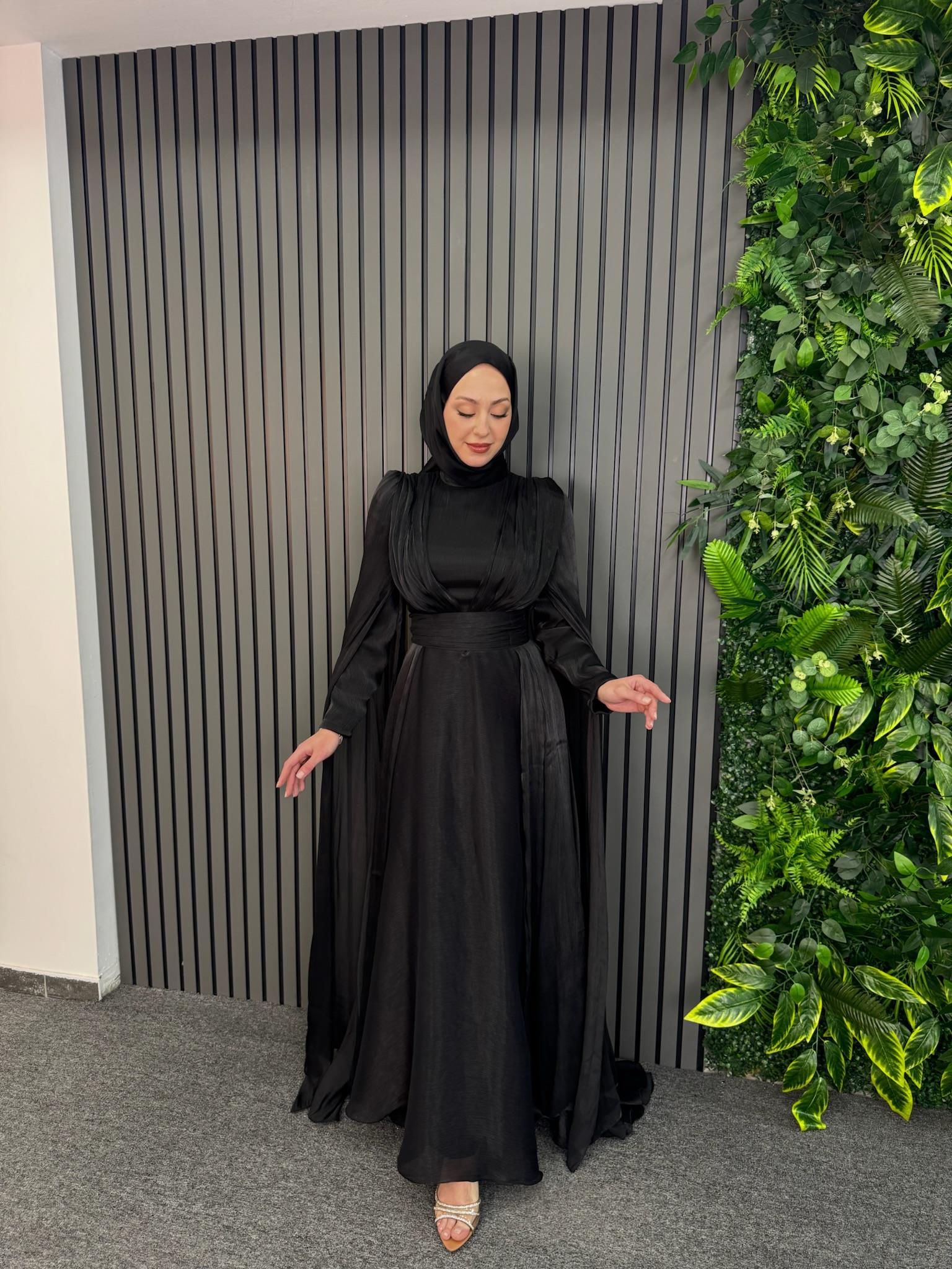 Abiye
Ada Abiye Siyah
