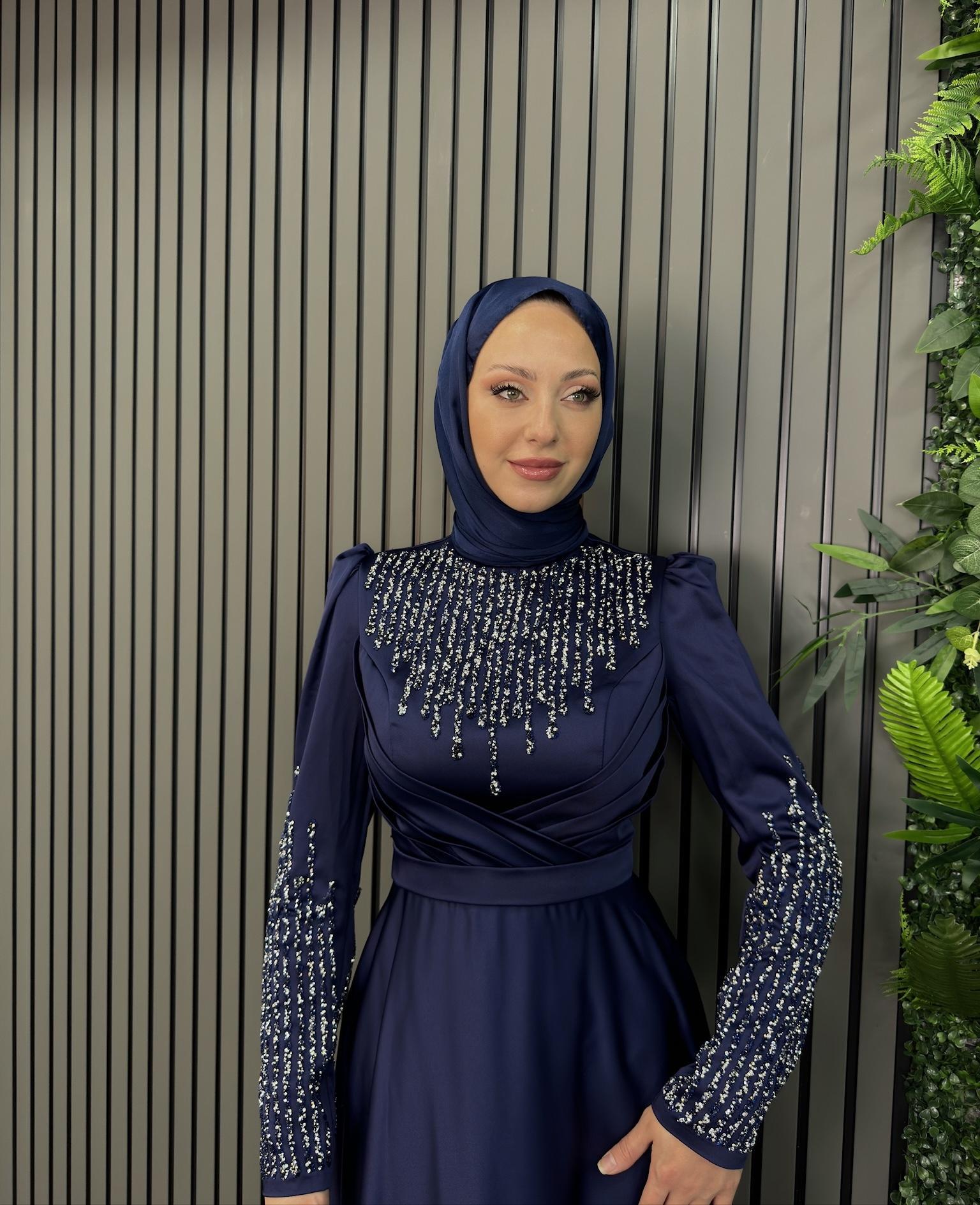 Abiye
Alev Abiye Lacivert