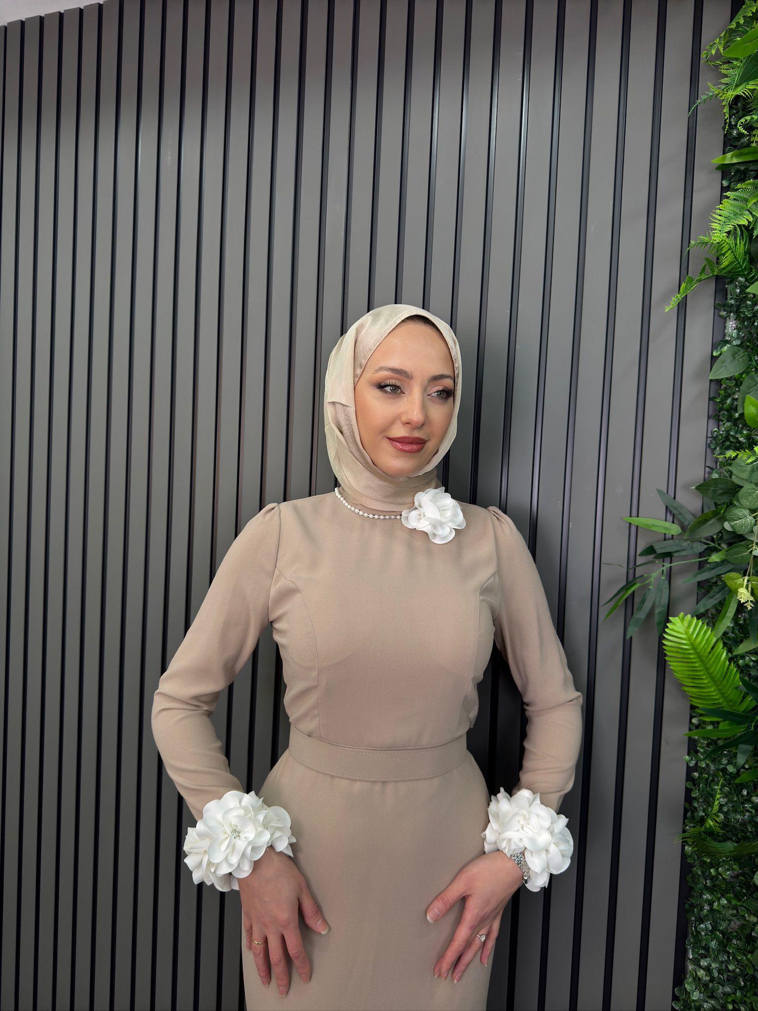 Abiye
Almira Abiye Taş