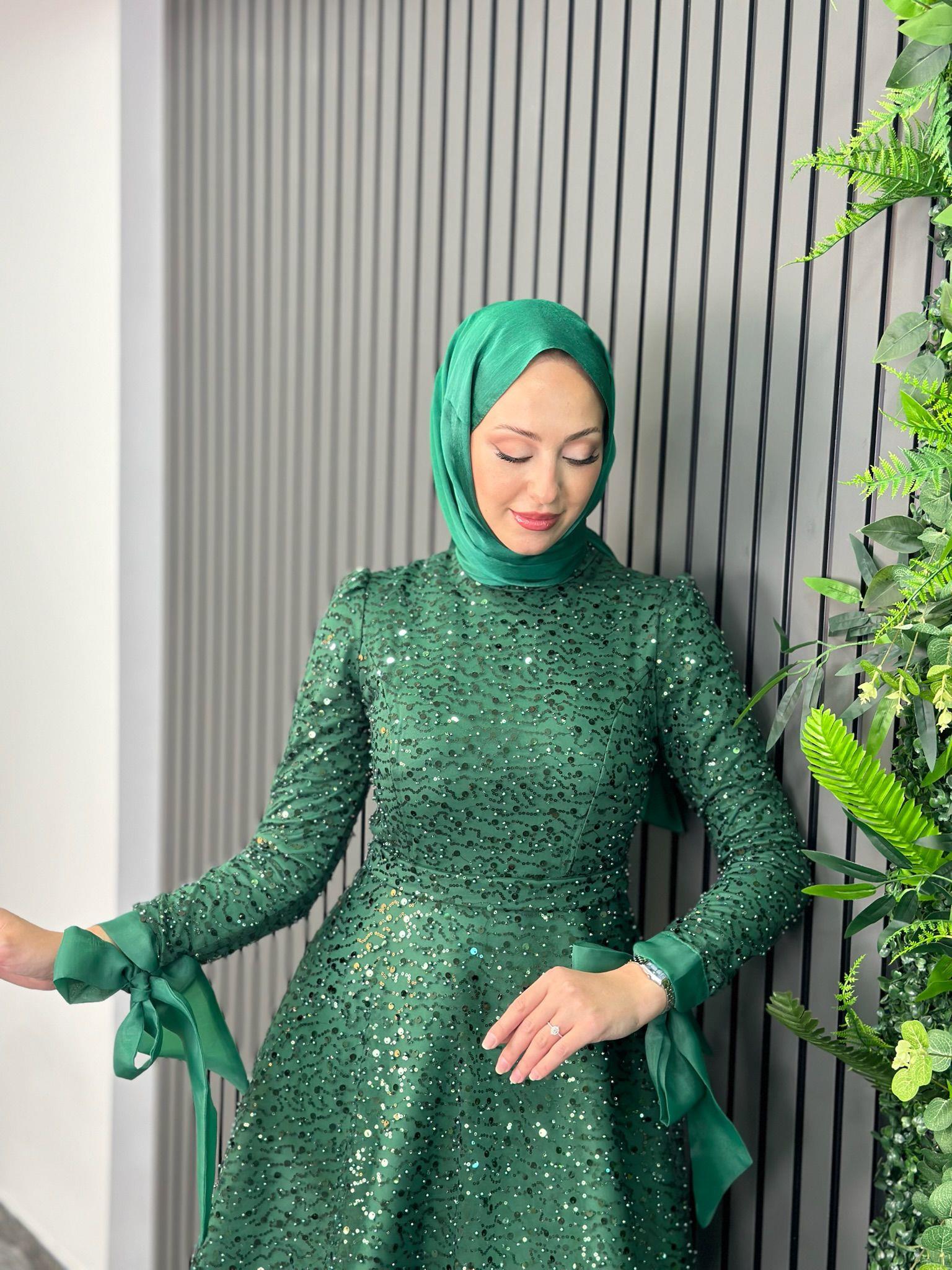 Abiye
Betül Abiye Zümrüt Yeşili