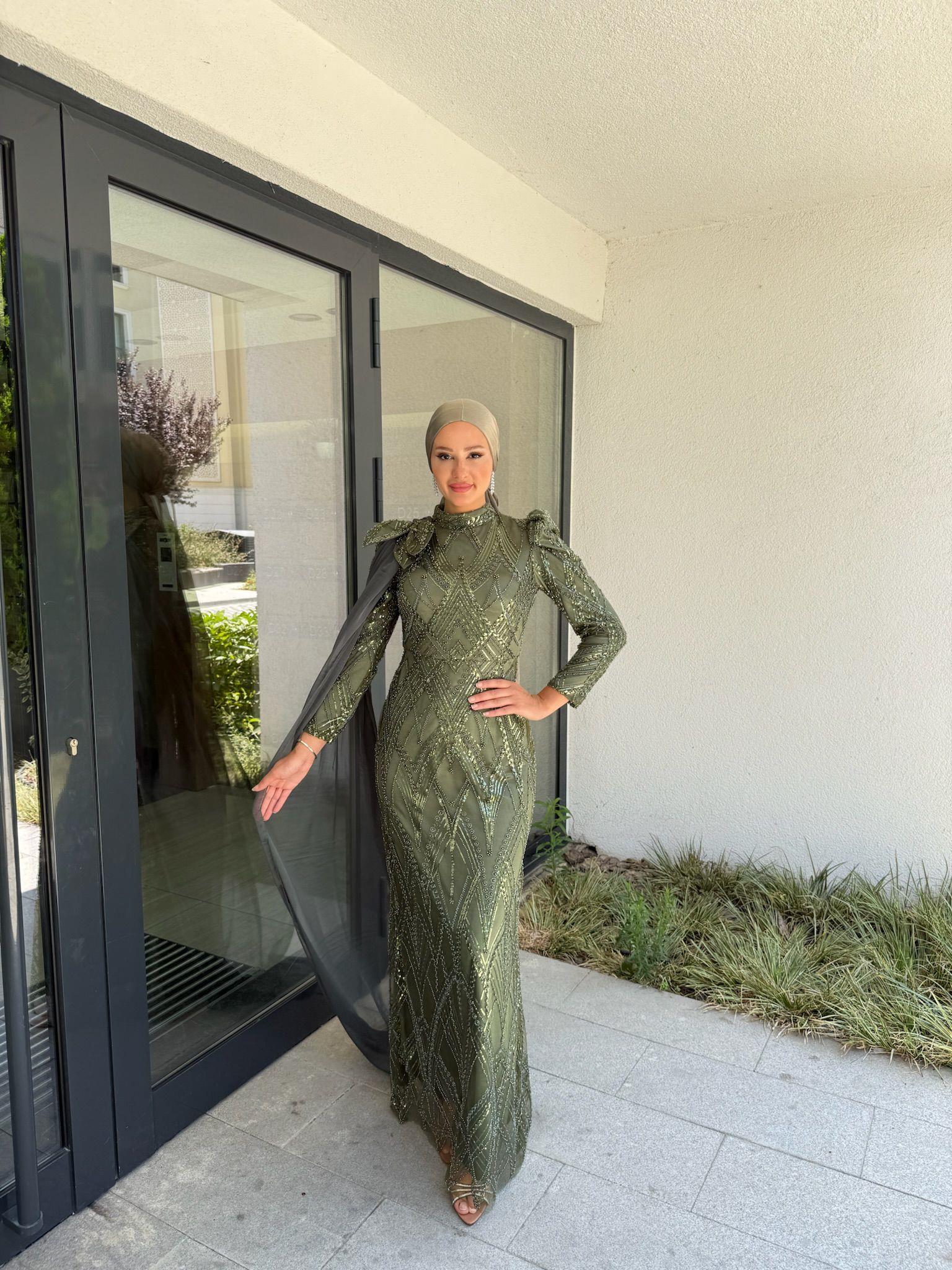 Abiye
Cemre Abiye Çağla Yeşil