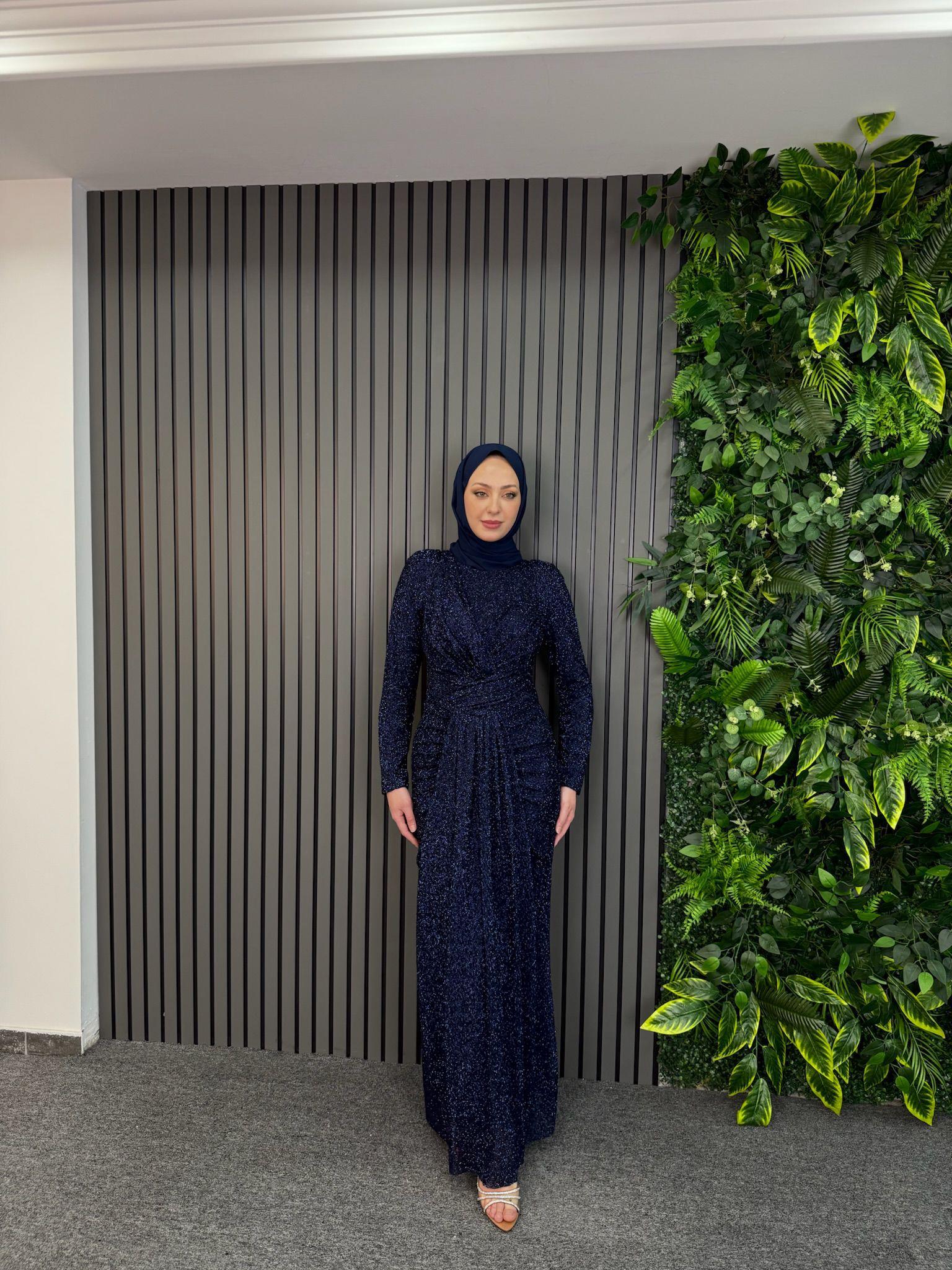 Abiye
Charlotte Abiye Lacivert