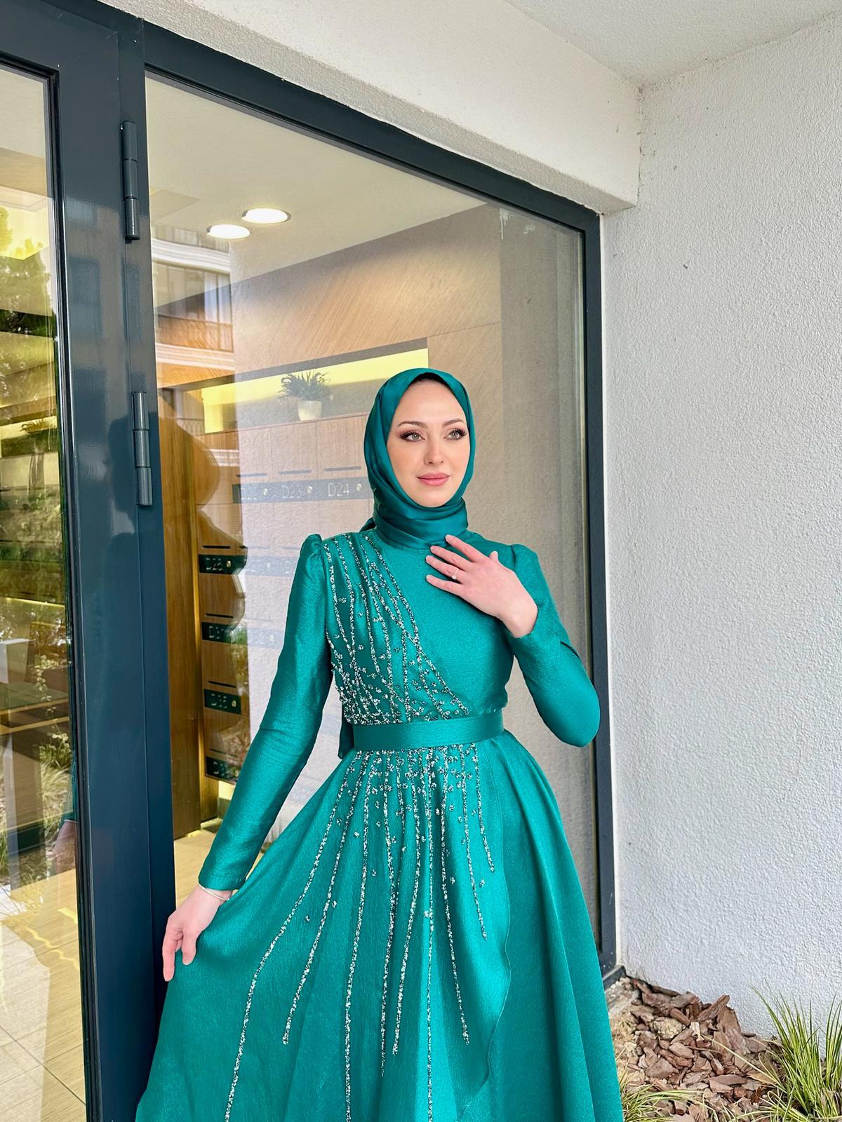 Abiye
İncila Abiye Zümrüt Yeşili