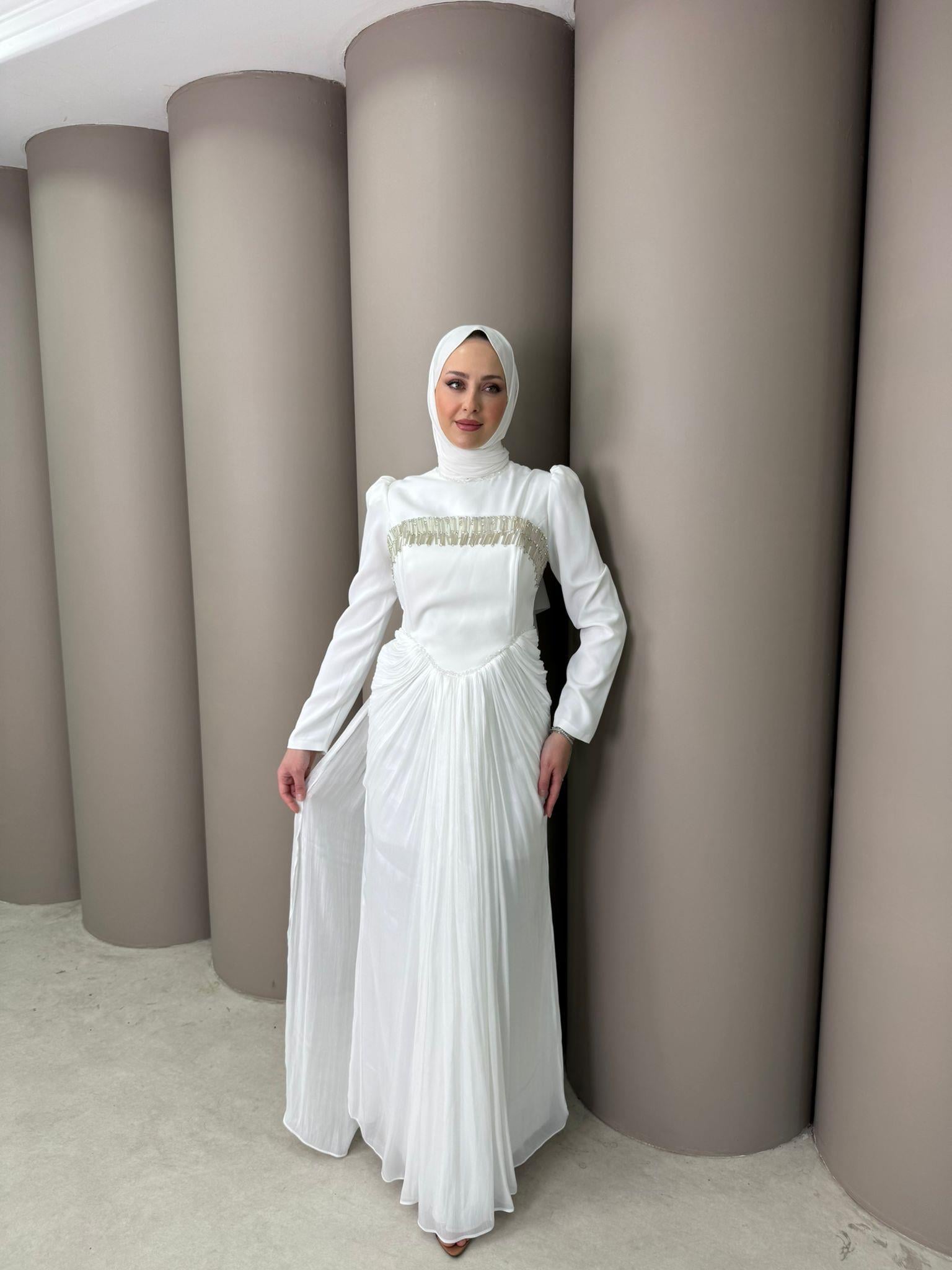 Abiye
Jovena Abiye Beyaz