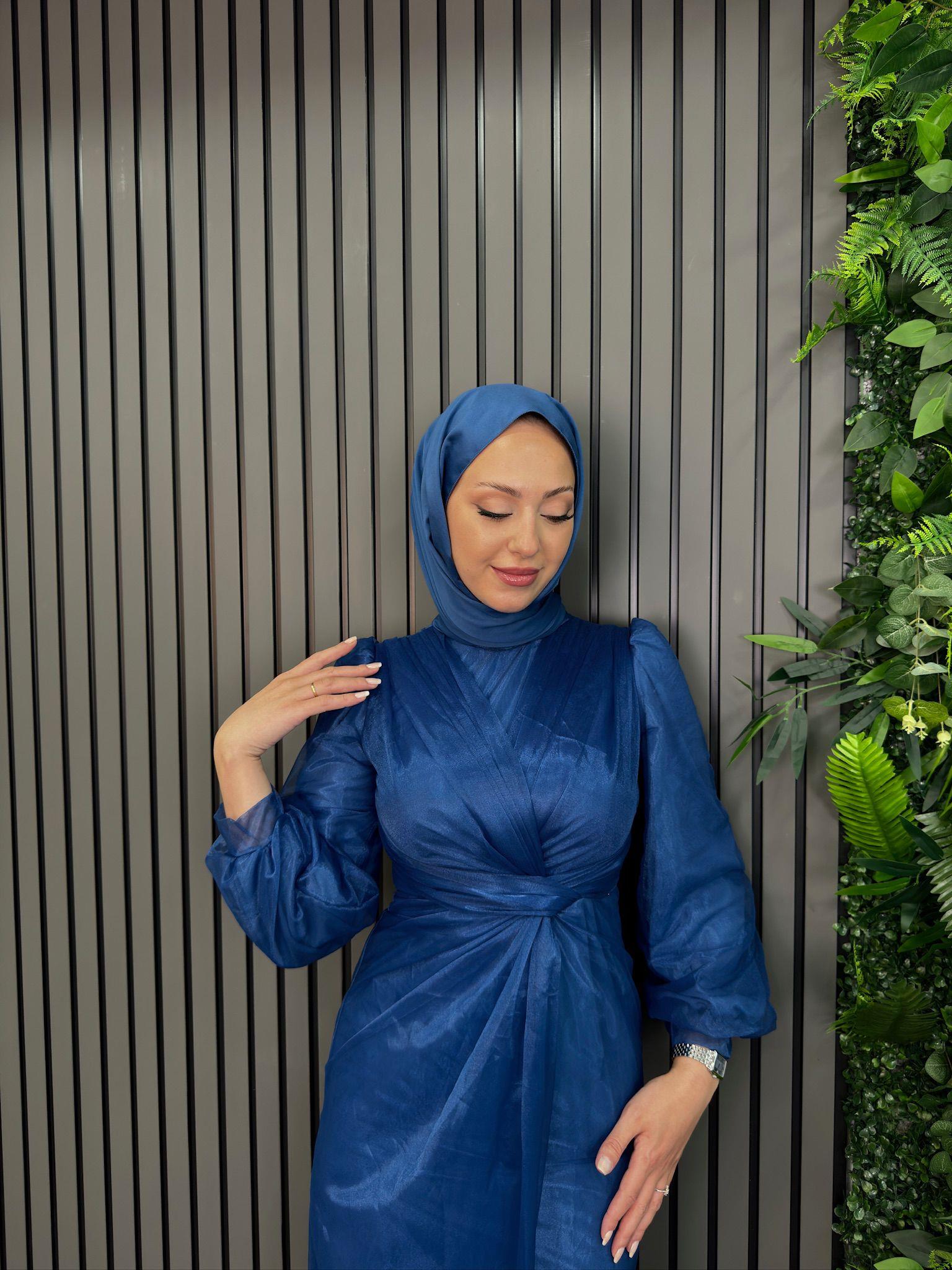 Abiye
Kübra Abiye Saks Mavisi