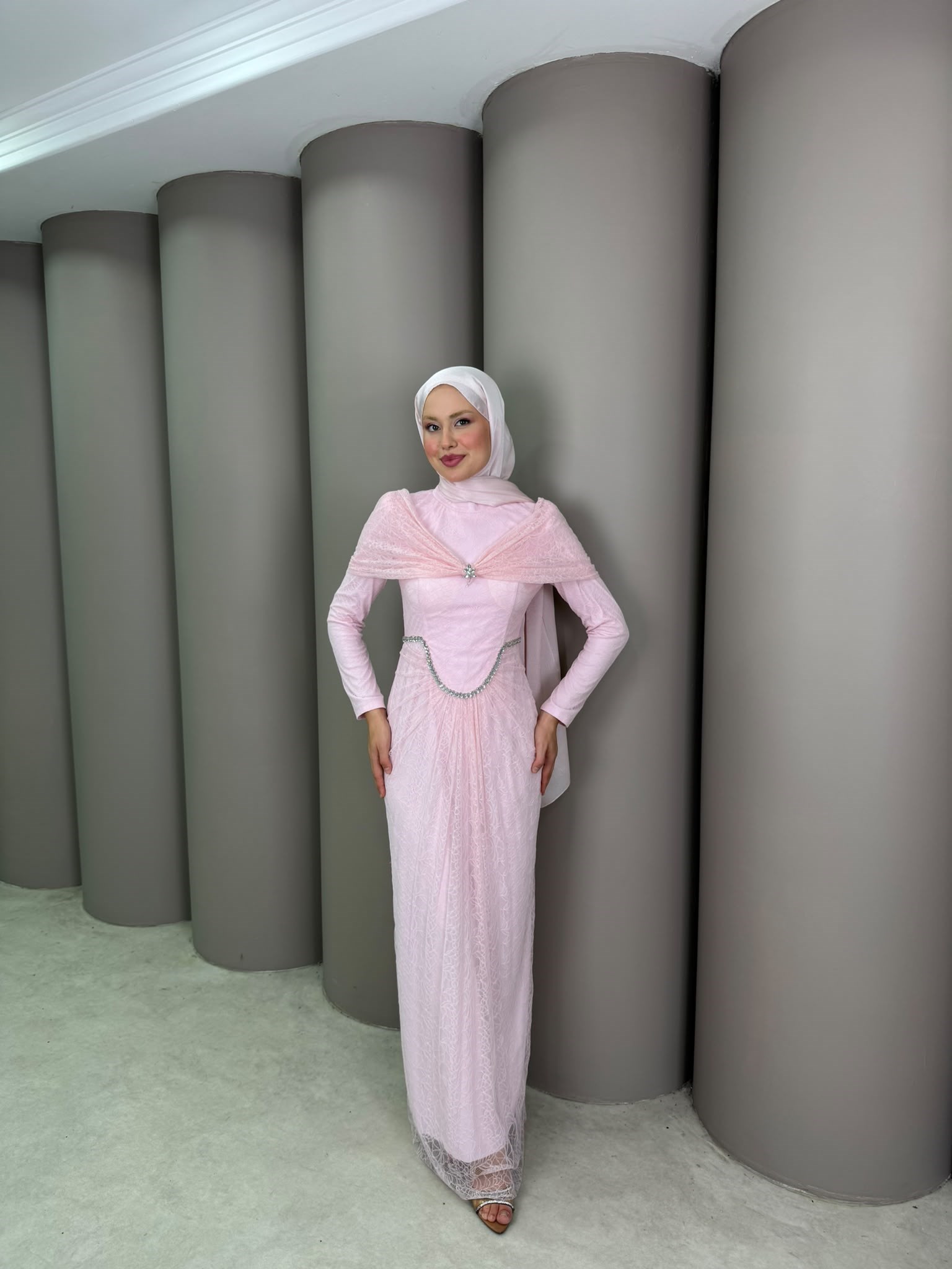 Abiye
Mira Abiye Pembe