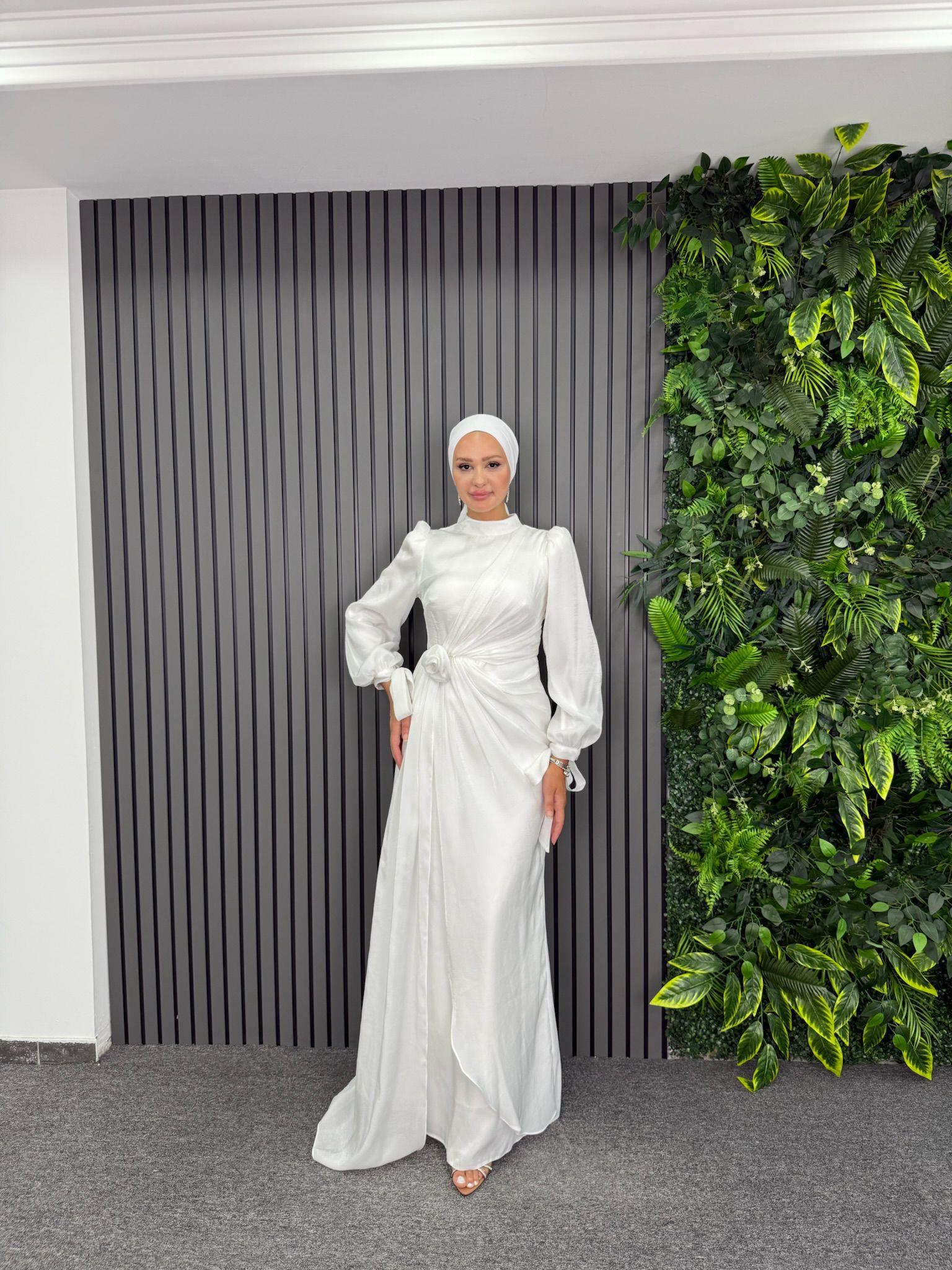 Abiye
Nehir Abiye Beyaz