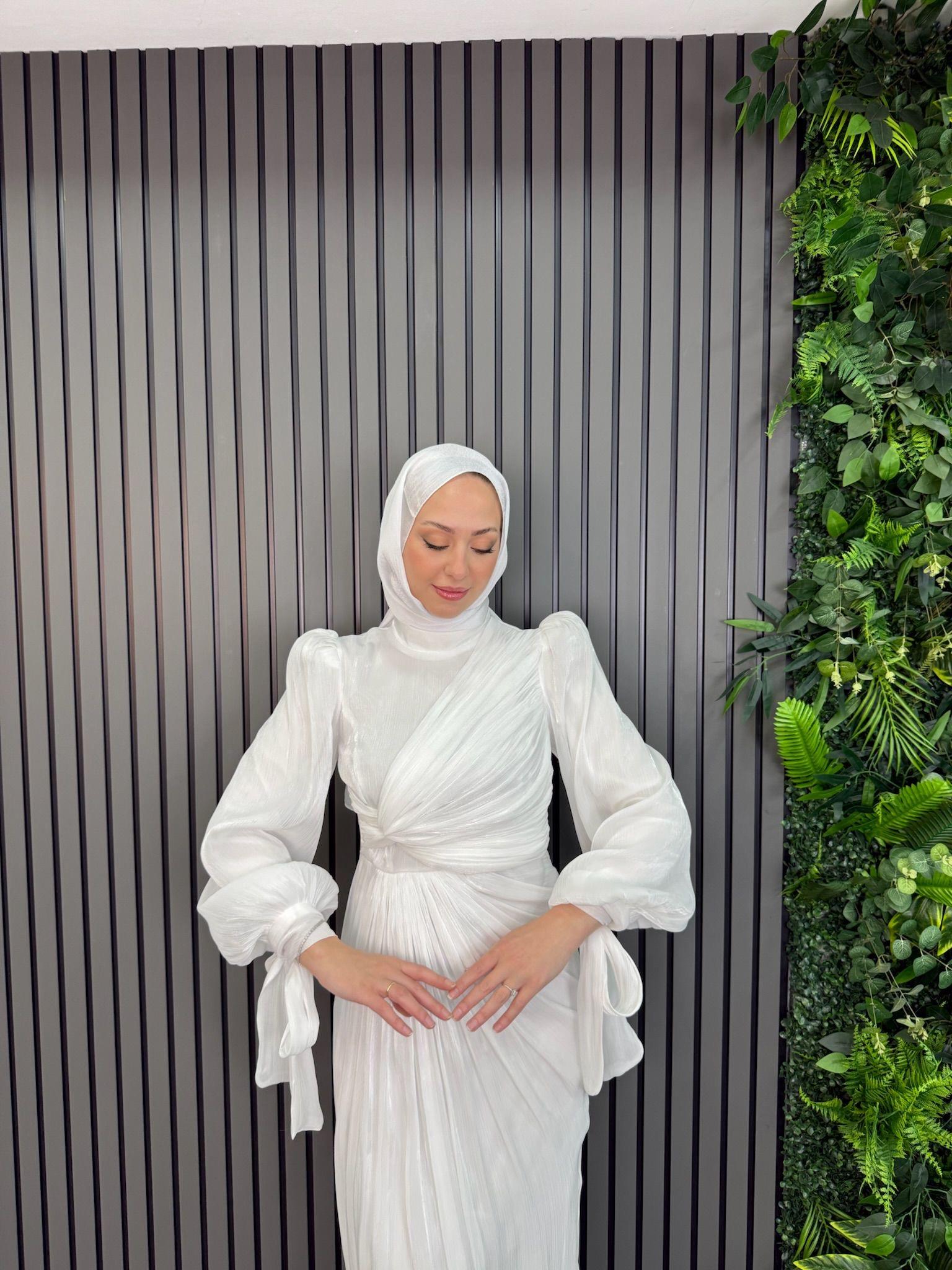 Abiye
Nilsu Abiye Beyaz