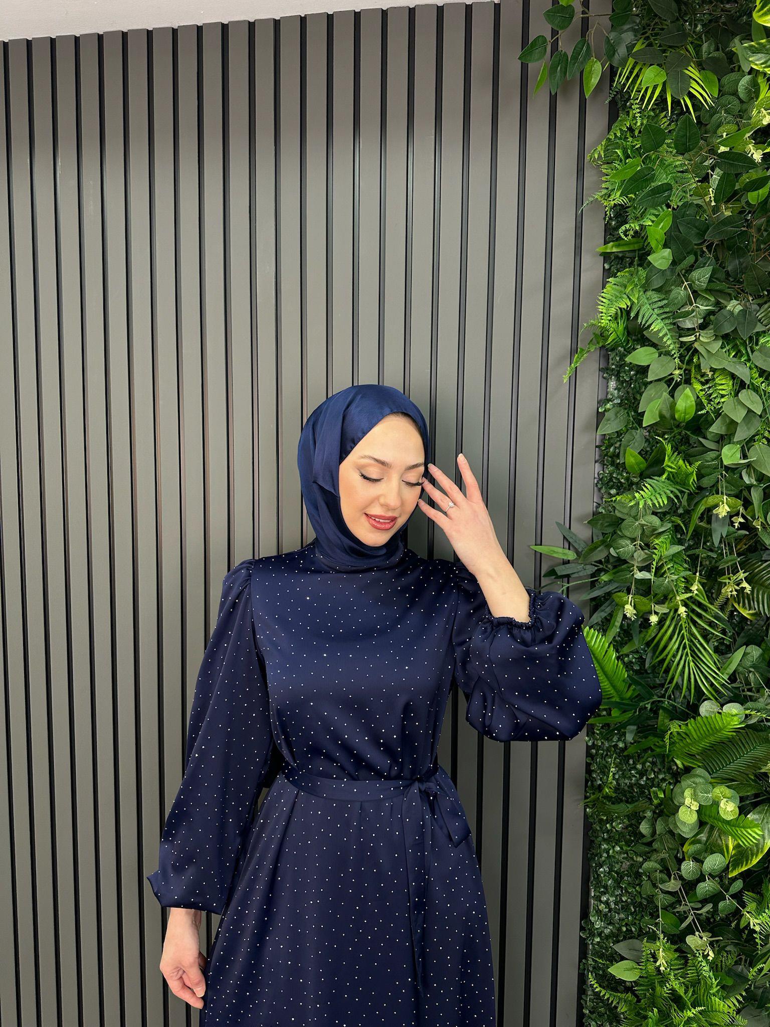 Abiye
Parla Abiye Lacivert