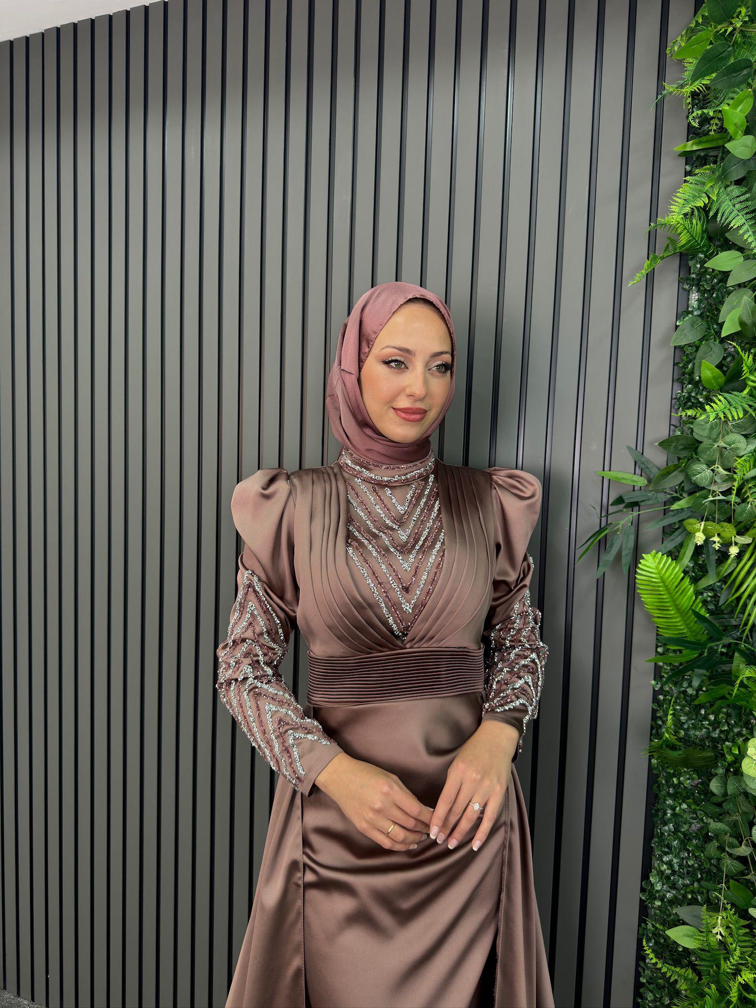 Abiye
Senem Abiye Gül Kurusu