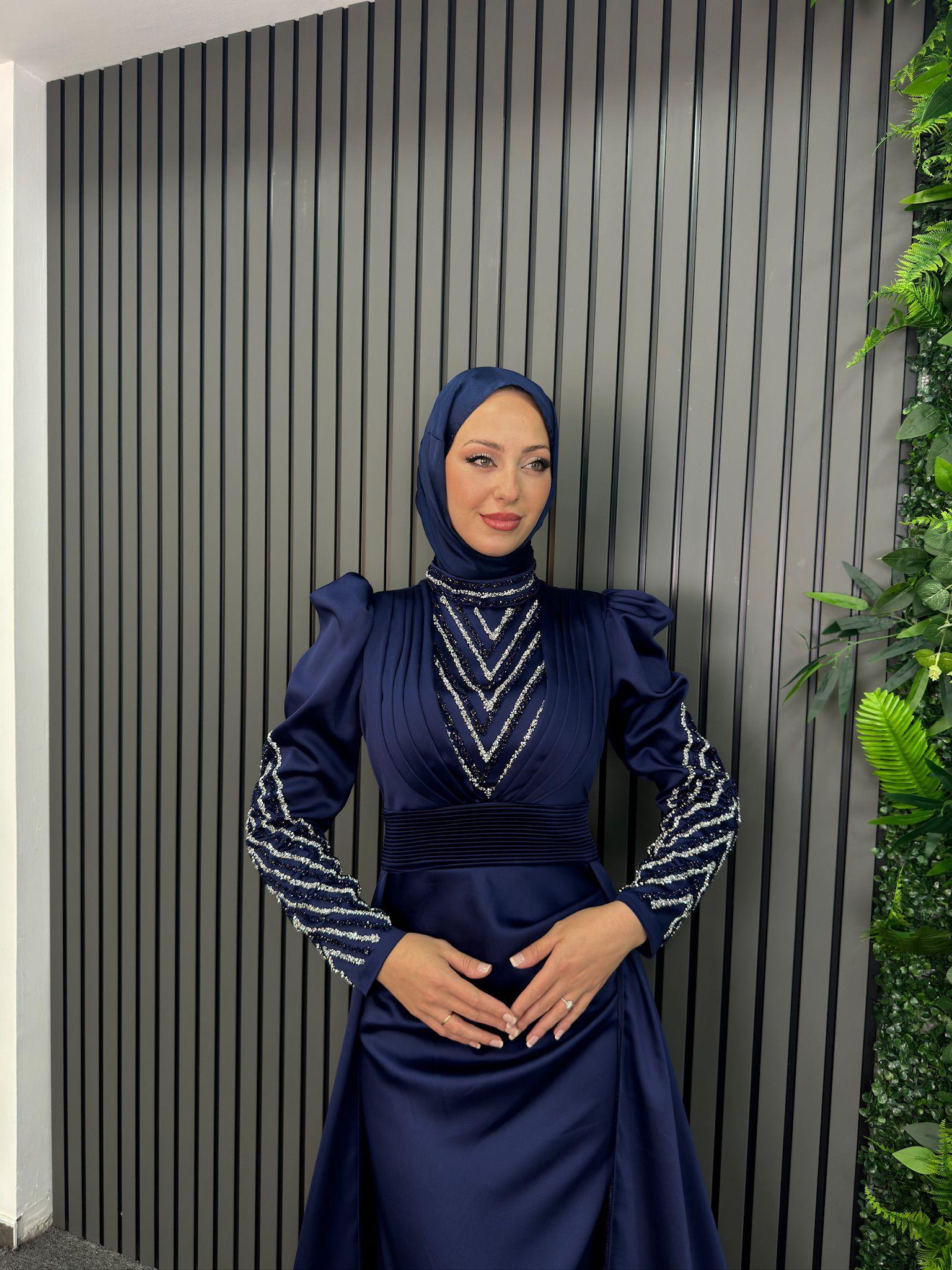 Abiye
Senem Abiye Lacivert